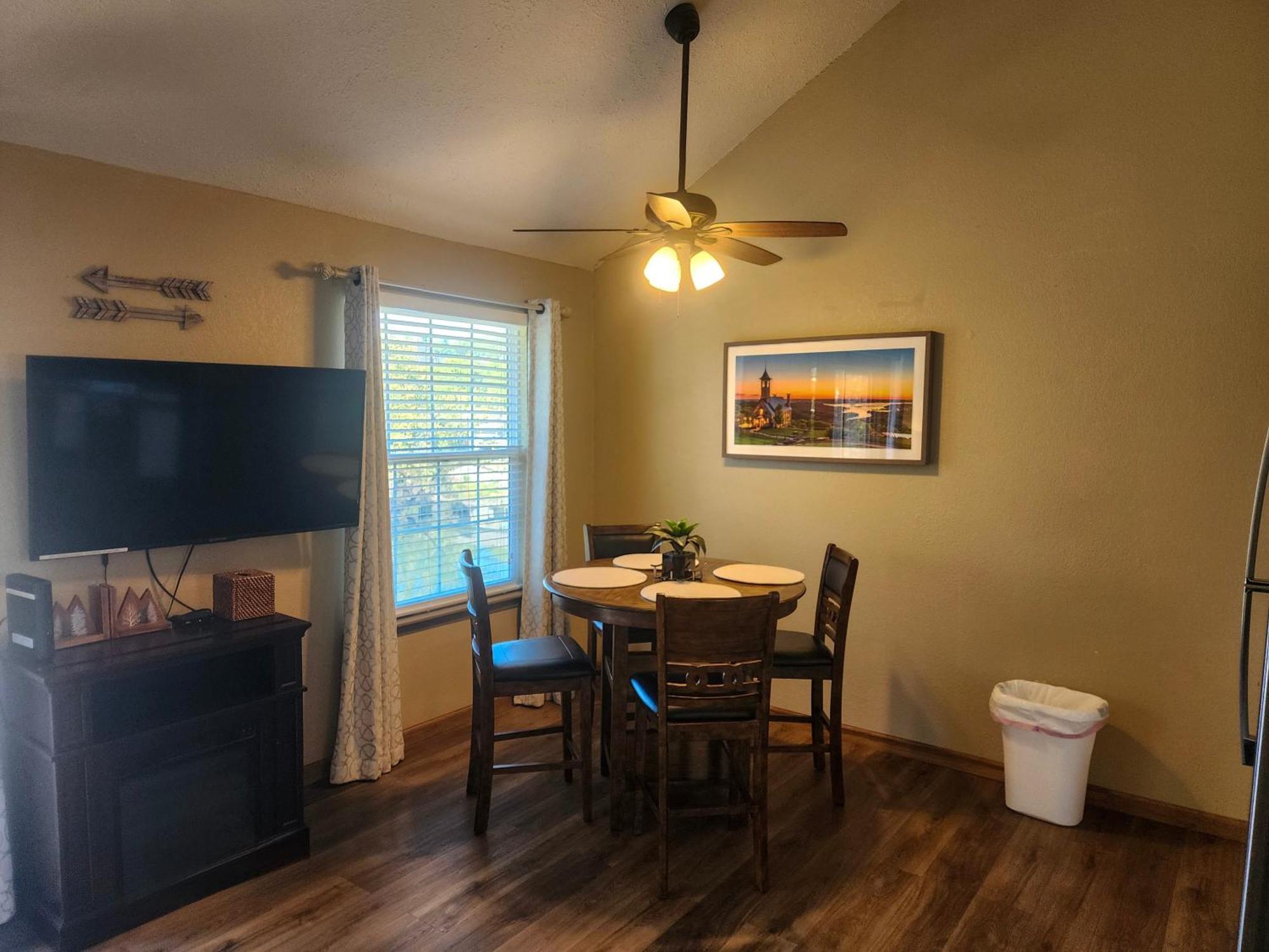 Apartment Charming 2-bedroom With Loft, Scenic Views, And Free Attraction Tickets - Fc40-9