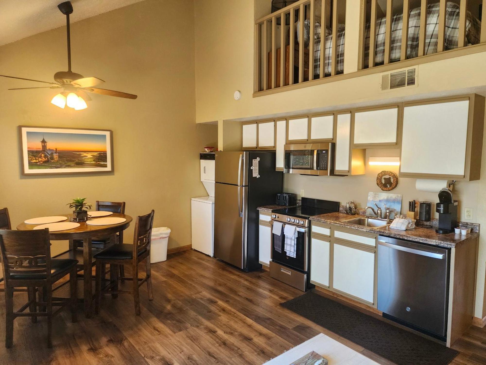 Charming 2-bedroom With Loft, Scenic Views, And Free Attraction Tickets - Fc40-9 *
