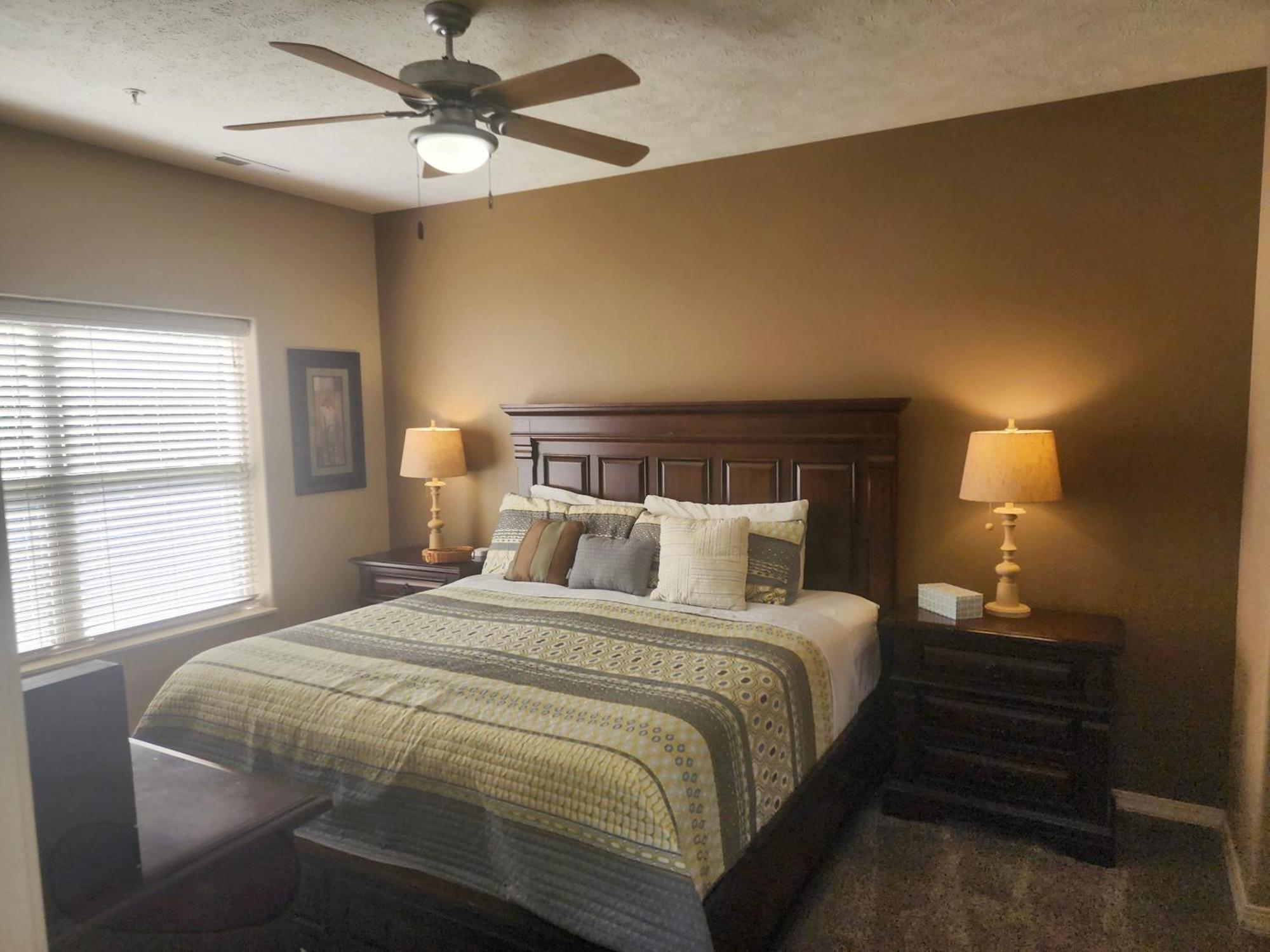 Luxury Lakeside Living--free Attraction Tickets--beautiful Views - Mj126