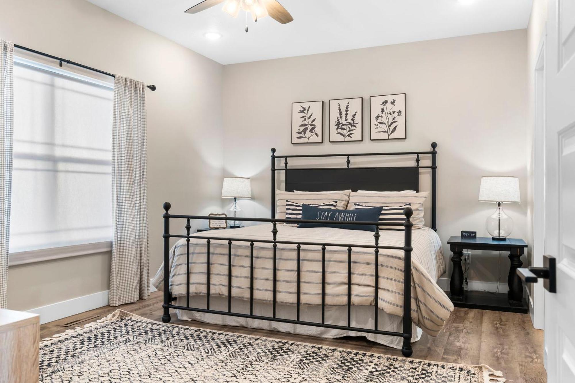 Huge Lakeview Getaway W/ Fun Arcades, Ping Pong Free Silver Dollar Tickets Community Amenities!