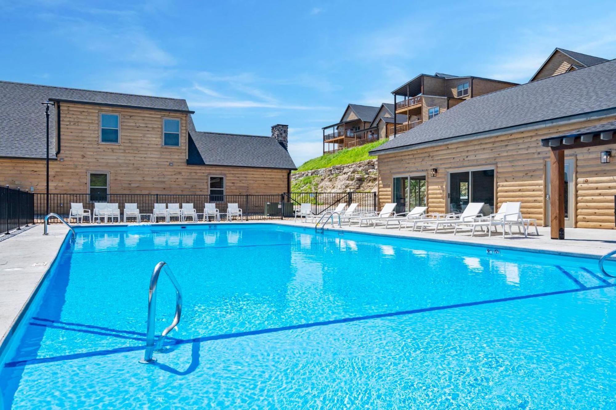 Holiday home Golf Simulator- Private Hot Tub- Views- Free Daily Tickets- Close To Attractions *