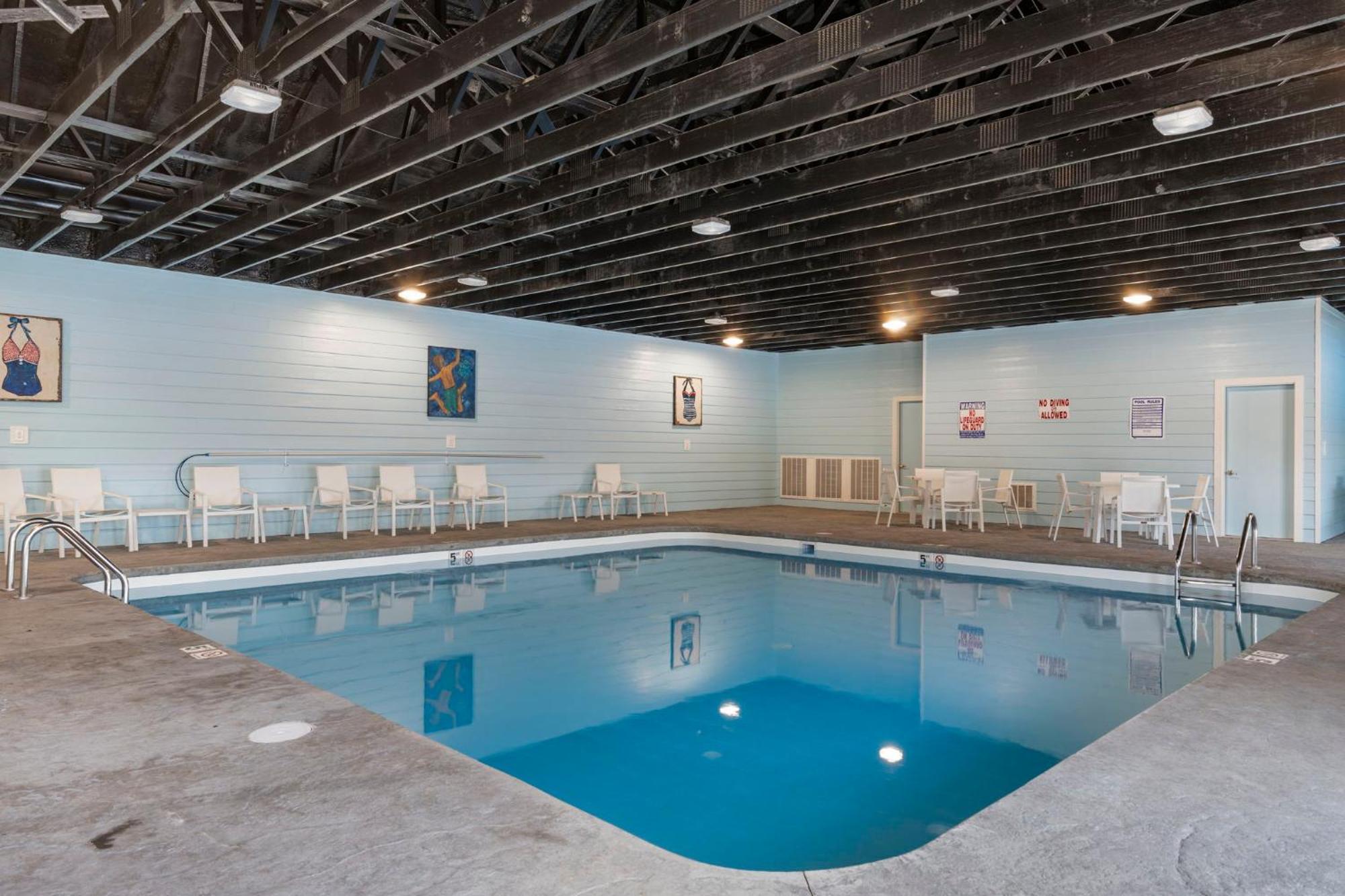 Golf Simulator- Private Hot Tub- Views- Free Daily Tickets- Close To Attractions Holiday home Branson