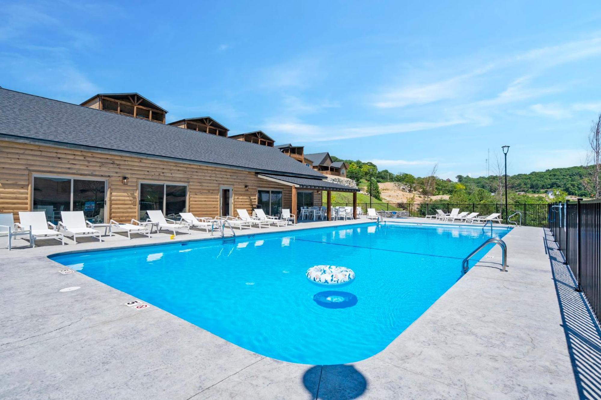 Holiday home Golf Simulator- Private Hot Tub- Views- Free Daily Tickets- Close To Attractions