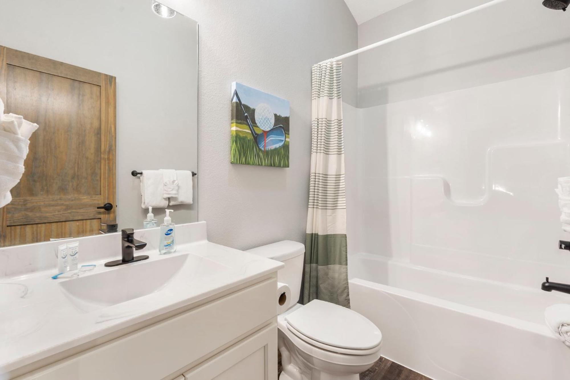 Golf Simulator- Private Hot Tub- Views- Free Daily Tickets- Close To Attractions Holiday home Branson