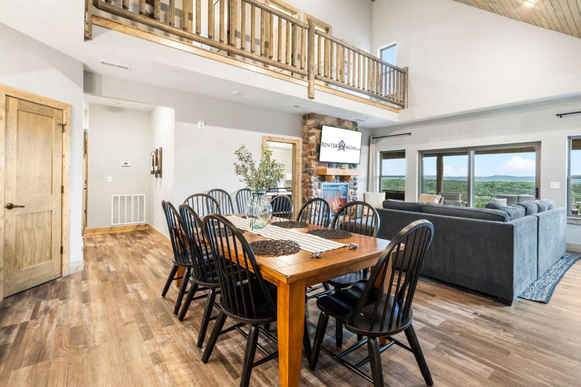 Golf Simulator- Private Hot Tub- Views- Free Daily Tickets- Close To Attractions Holiday home *