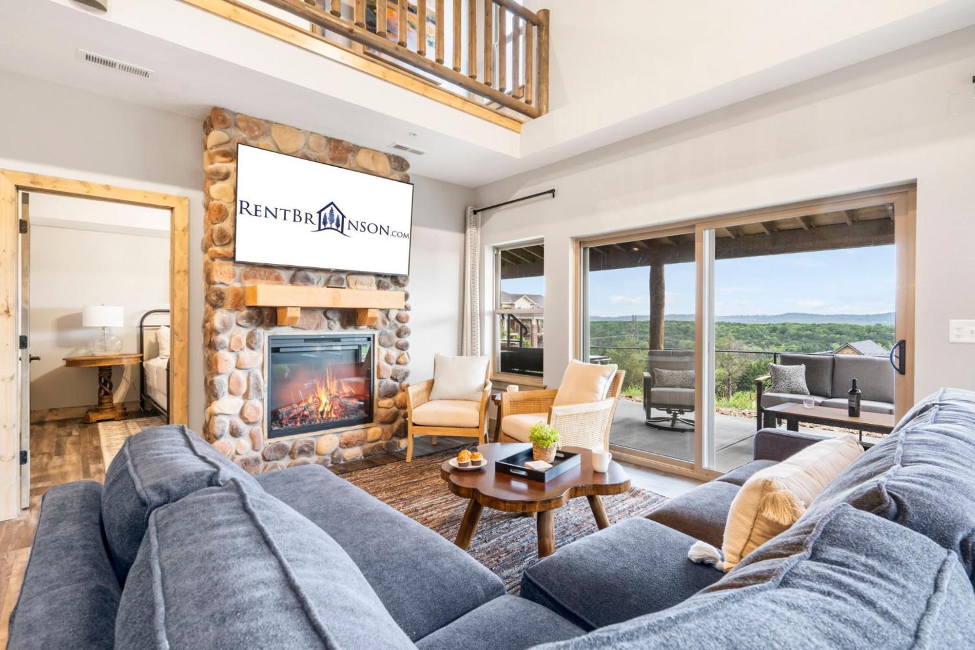 Golf Simulator- Private Hot Tub- Views- Free Daily Tickets- Close To Attractions Holiday home