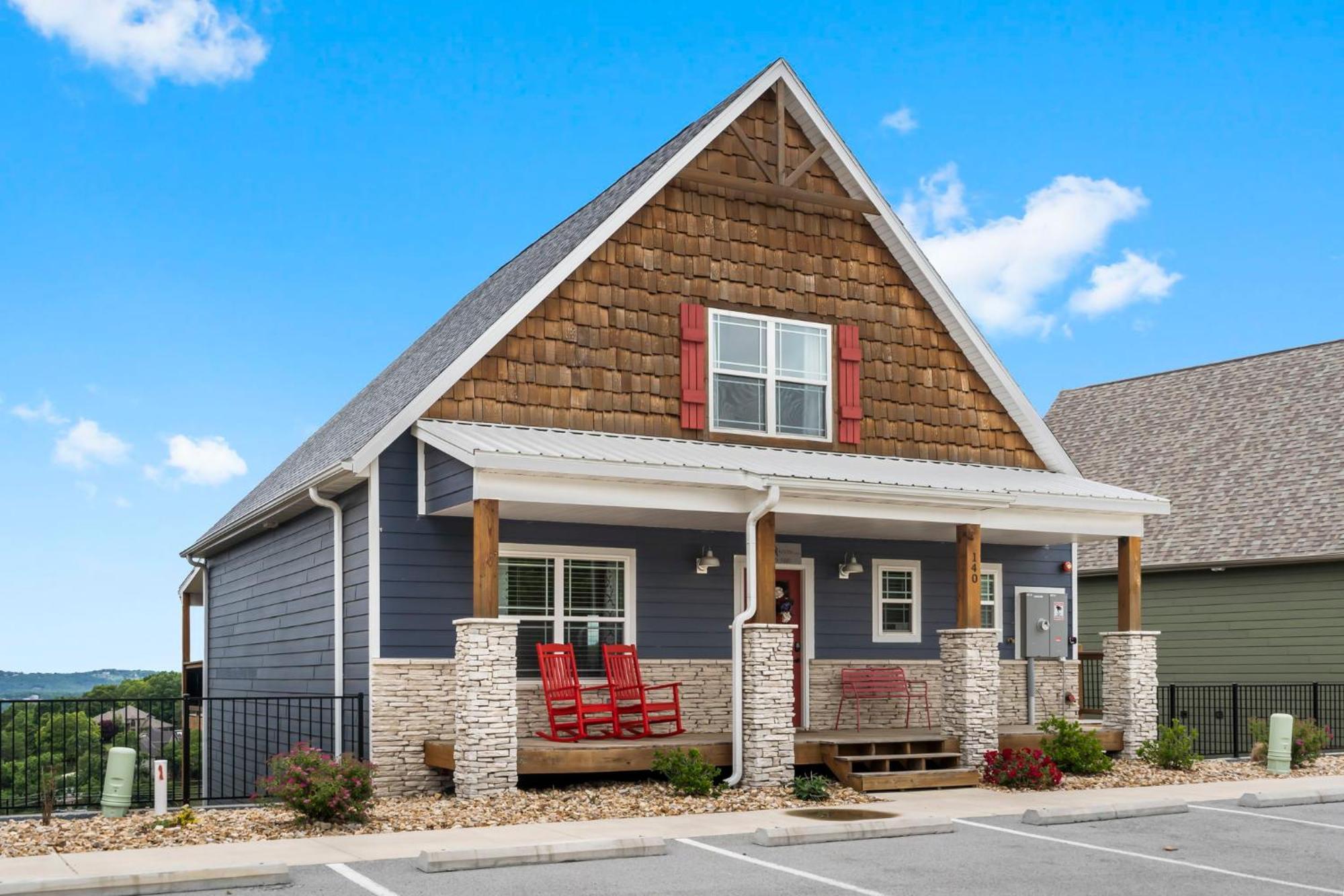 Holiday home Table Rock Views, Double Sided Fireplace, Free Attraction Tickets, Air Hockey *