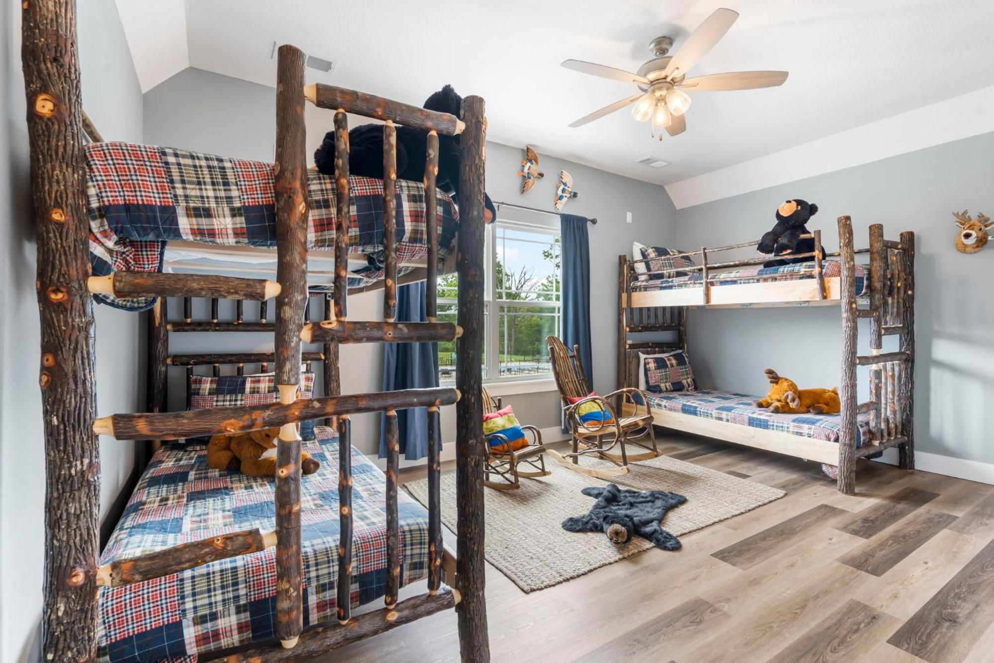 Table Rock Views, Double Sided Fireplace, Free Attraction Tickets, Air Hockey Holiday home *