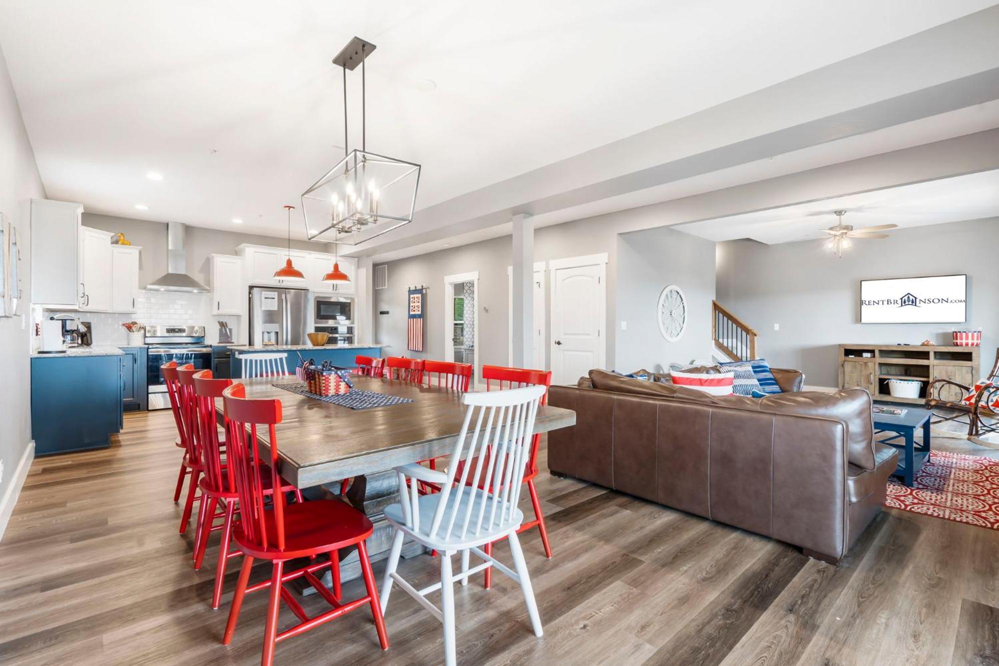 Table Rock Views, Double Sided Fireplace, Free Attraction Tickets, Air Hockey Holiday home *