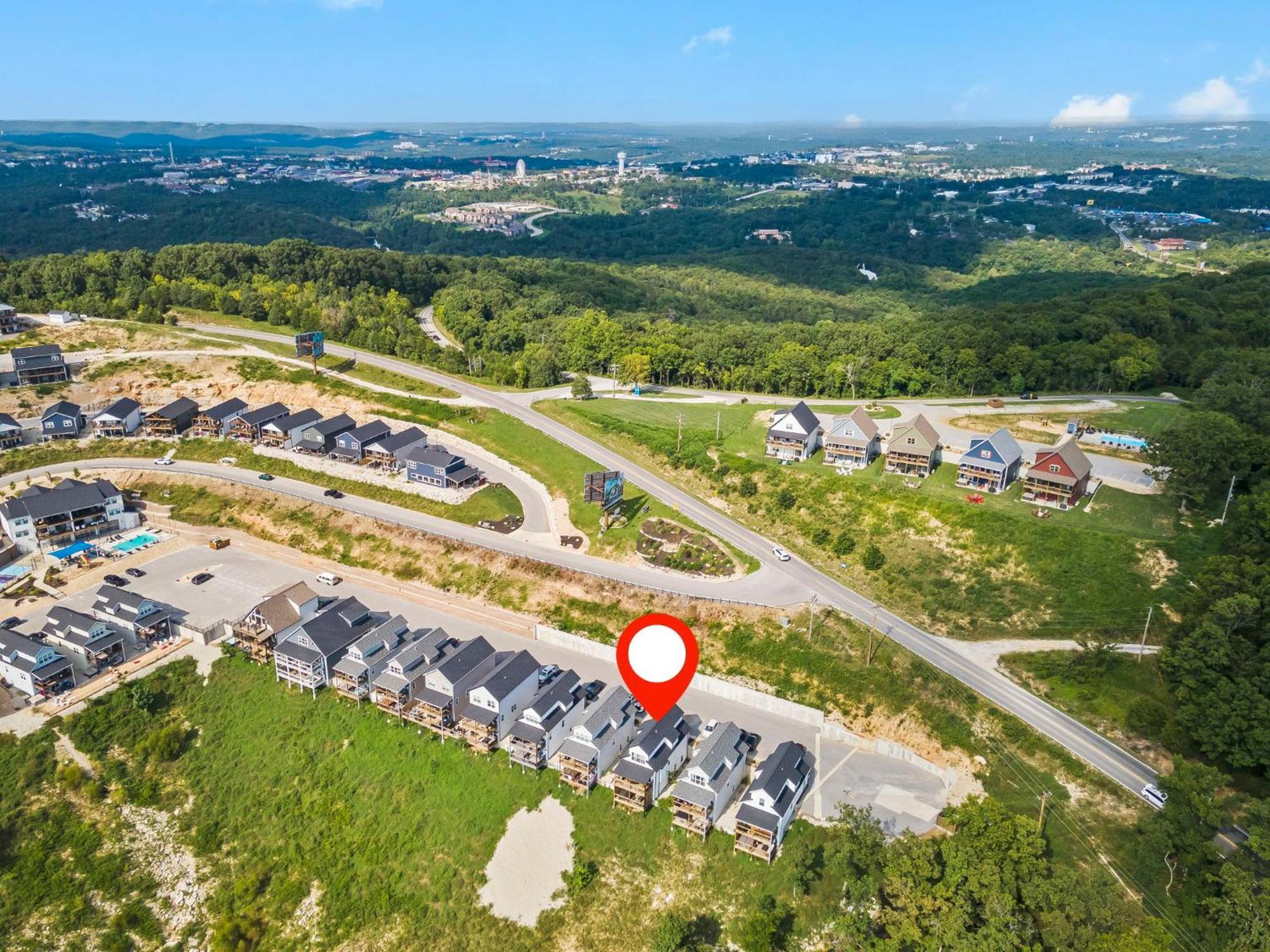 Breathtaking Views-dog Friendly-$400 Of Free Tickets-high End Decor Holiday home Branson