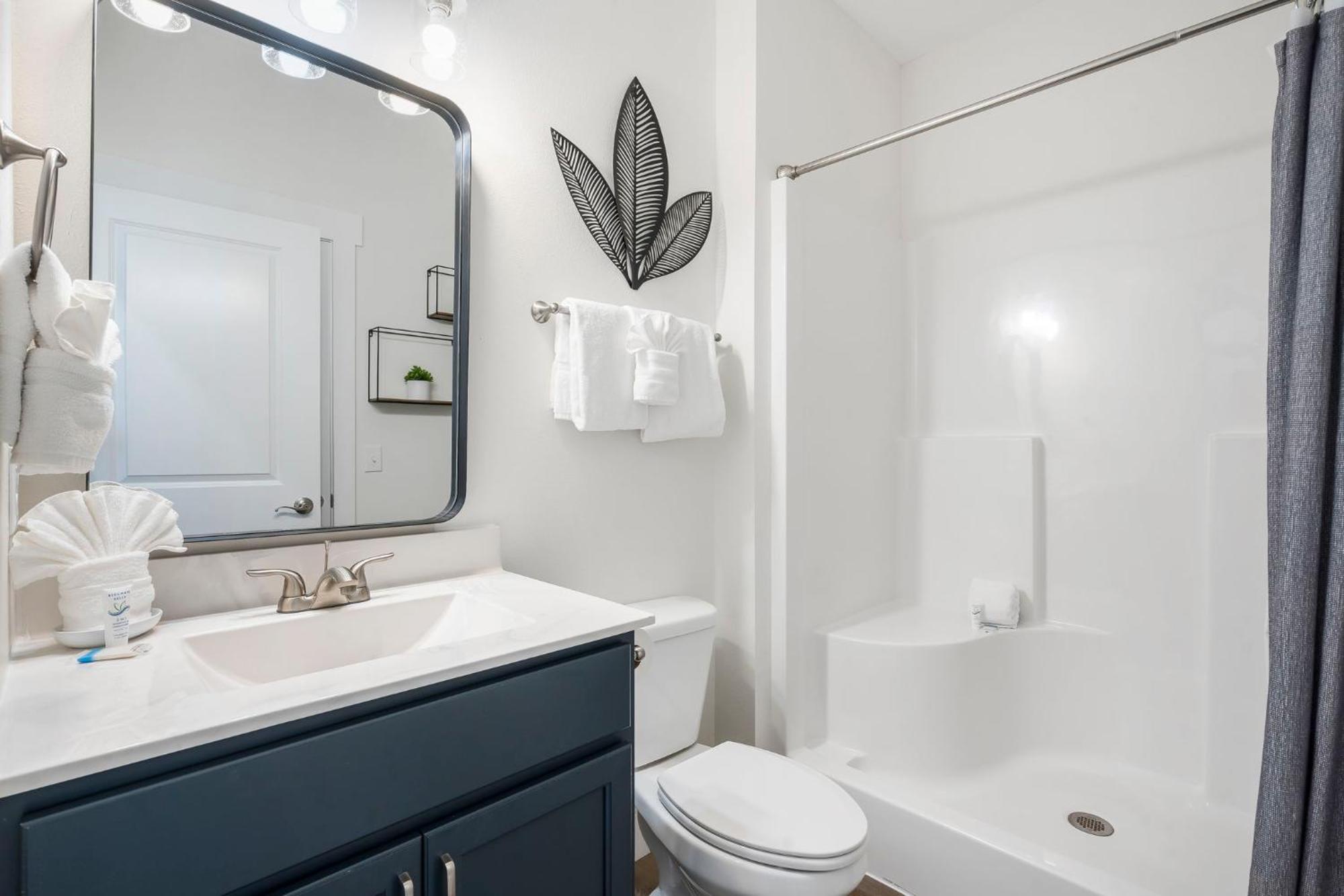 Breathtaking Views-dog Friendly-$400 Of Free Tickets-high End Decor Holiday home