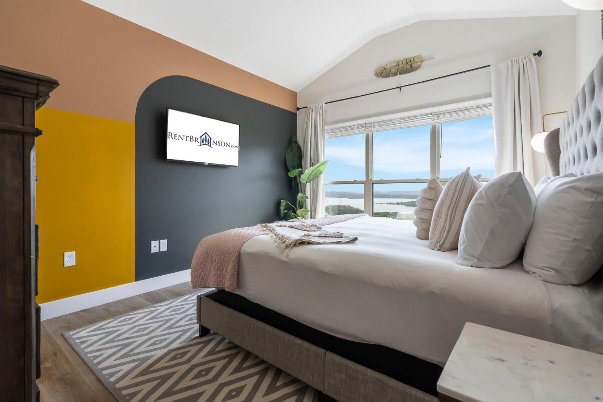 Holiday home Breathtaking Views-dog Friendly-$400 Of Free Tickets-high End Decor