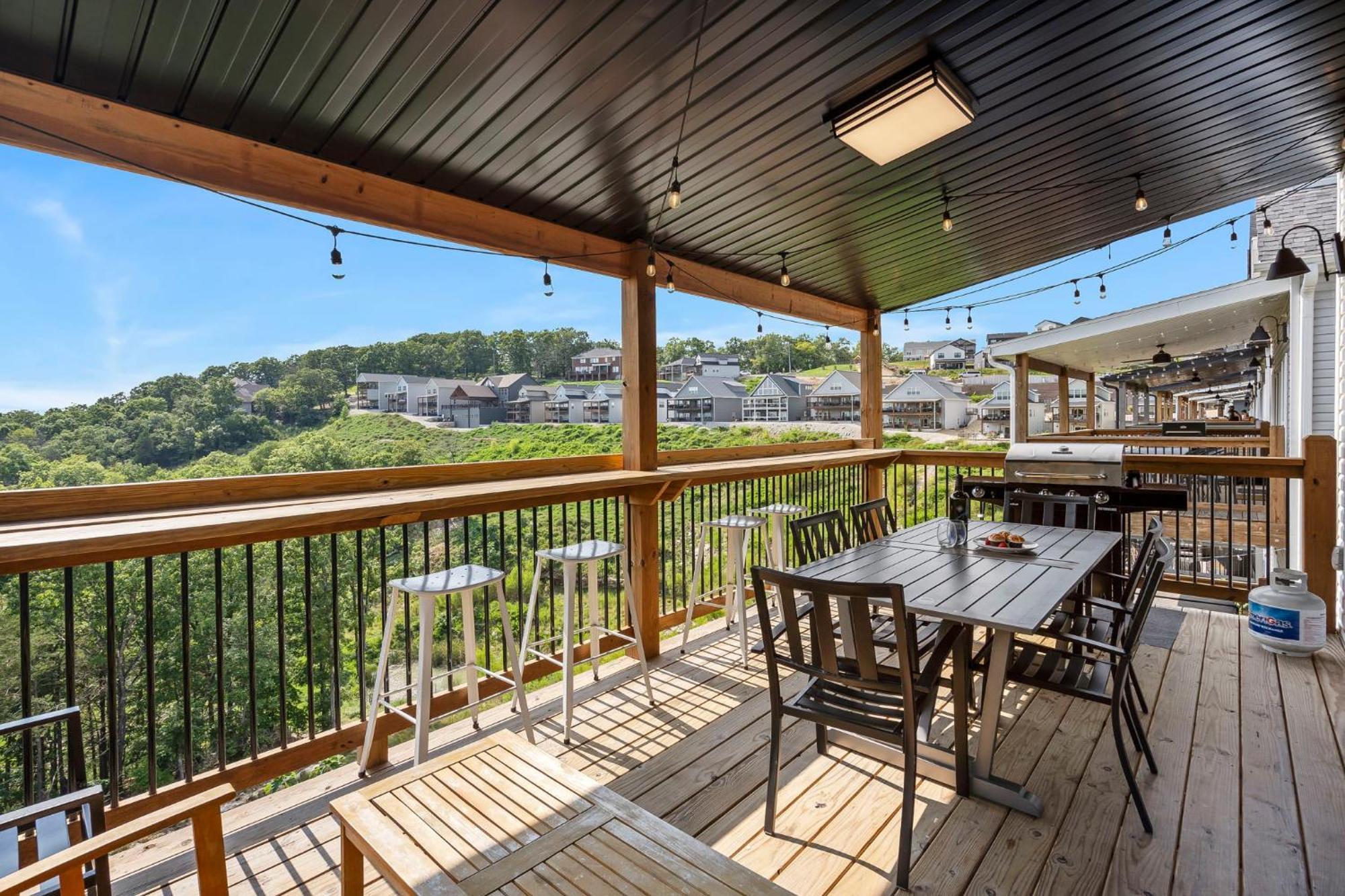 Holiday home Breathtaking Views-dog Friendly-$400 Of Free Tickets-high End Decor