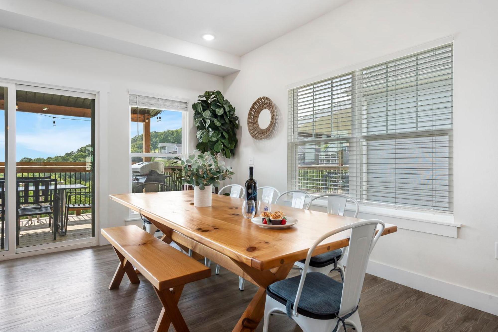 Breathtaking Views-dog Friendly-$400 Of Free Tickets-high End Decor Holiday home *