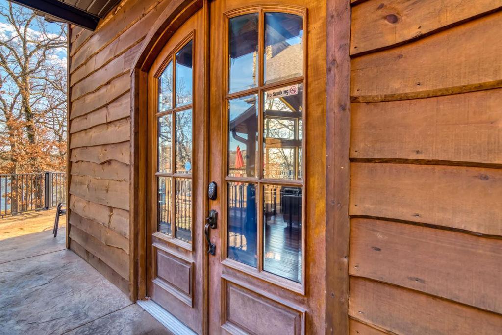 Worth The Wake Lodge Branson
