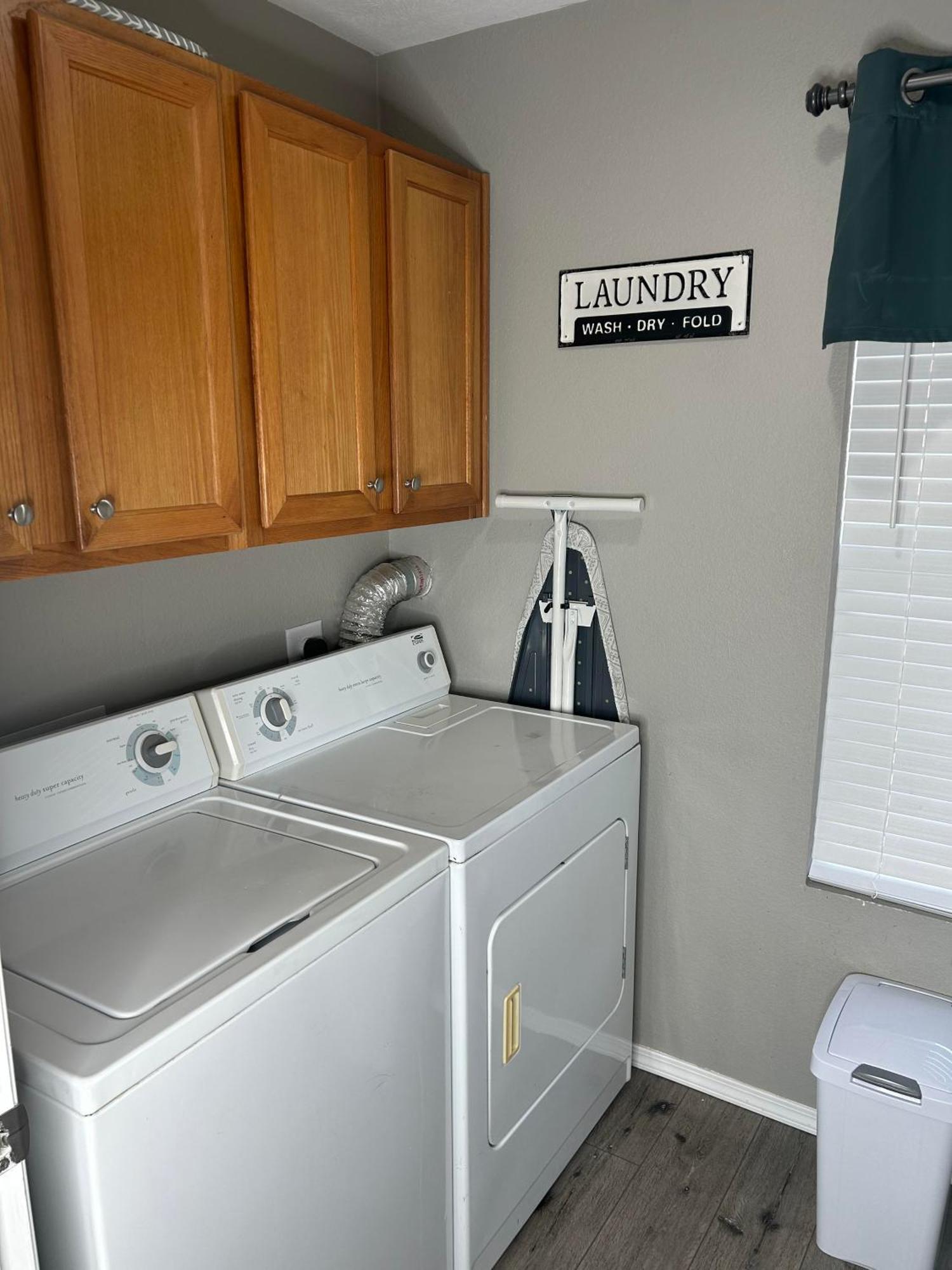 Cozy With No Stairs, And Arcades! 5 Beds Apartment