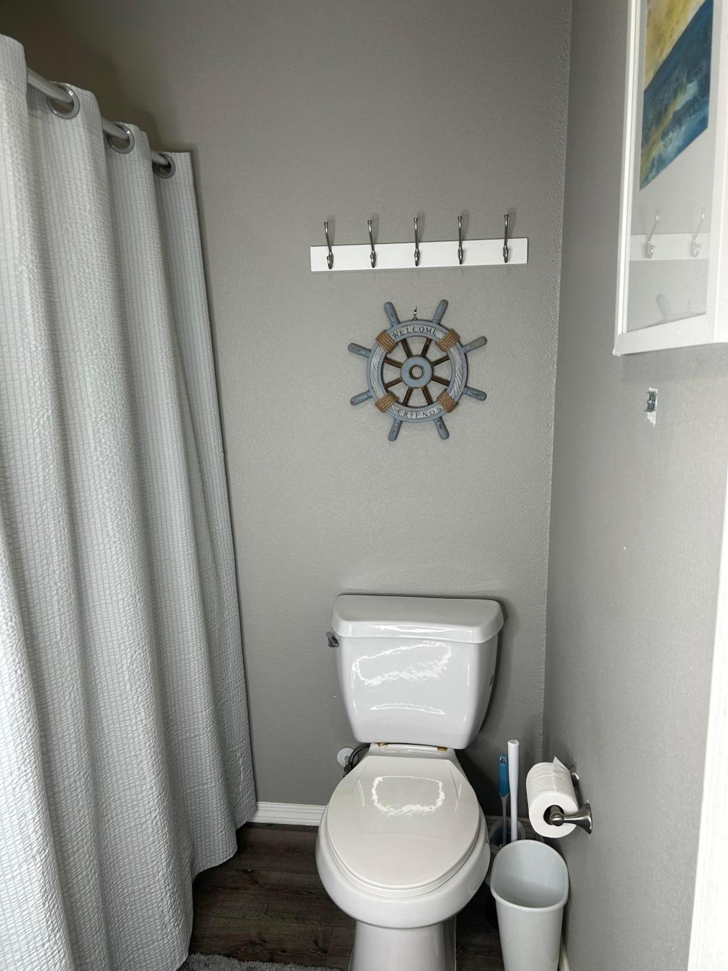 Cozy With No Stairs, And Arcades! 5 Beds Apartment Branson
