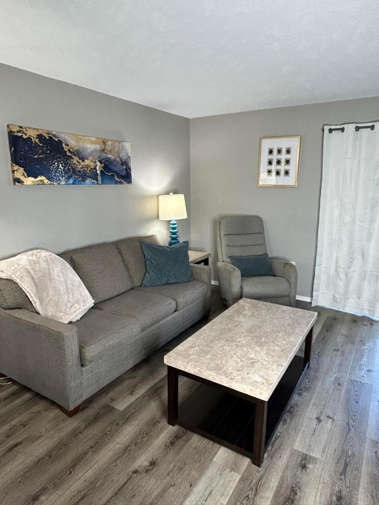 Apartment Cozy With No Stairs, And Arcades! 5 Beds
