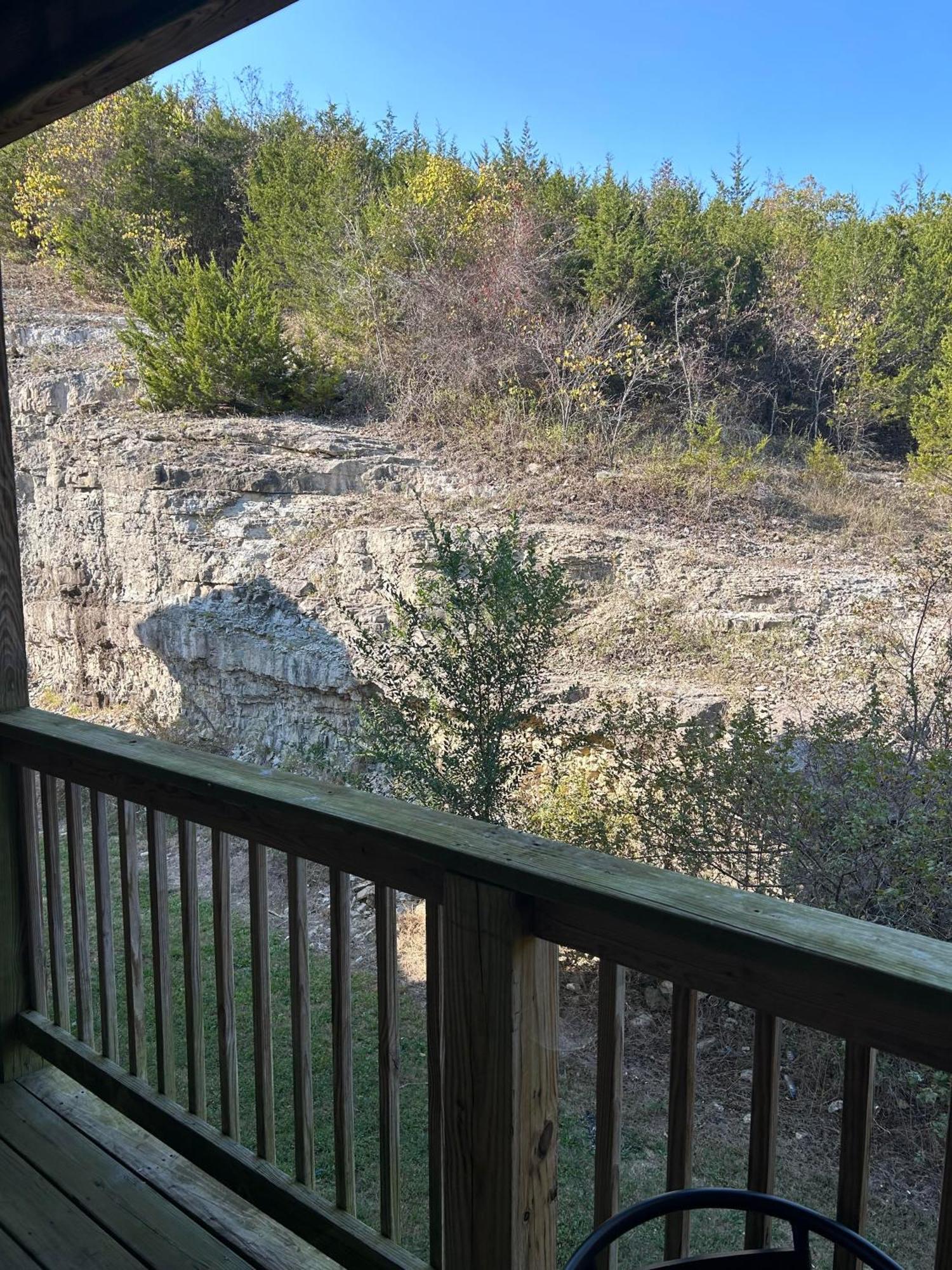 Cozy With No Stairs, And Arcades! 5 Beds * Branson