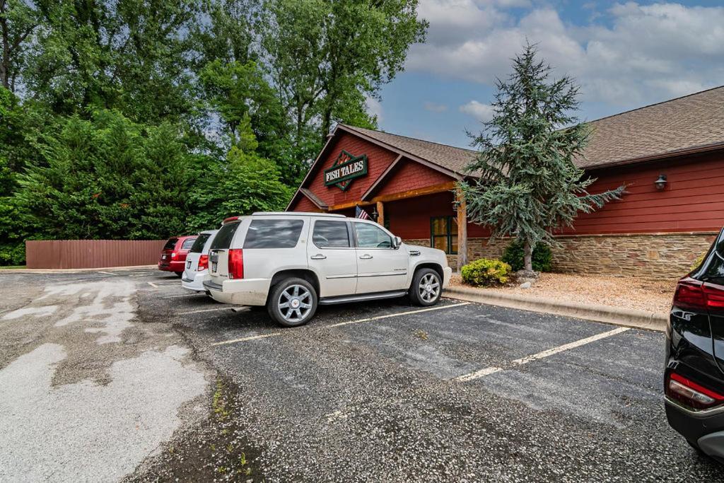 Private Hot Tub, New In Trophy Run, Cmty Outdoor Pool, Free Daily Tickets To Local Attractions! Holiday home *