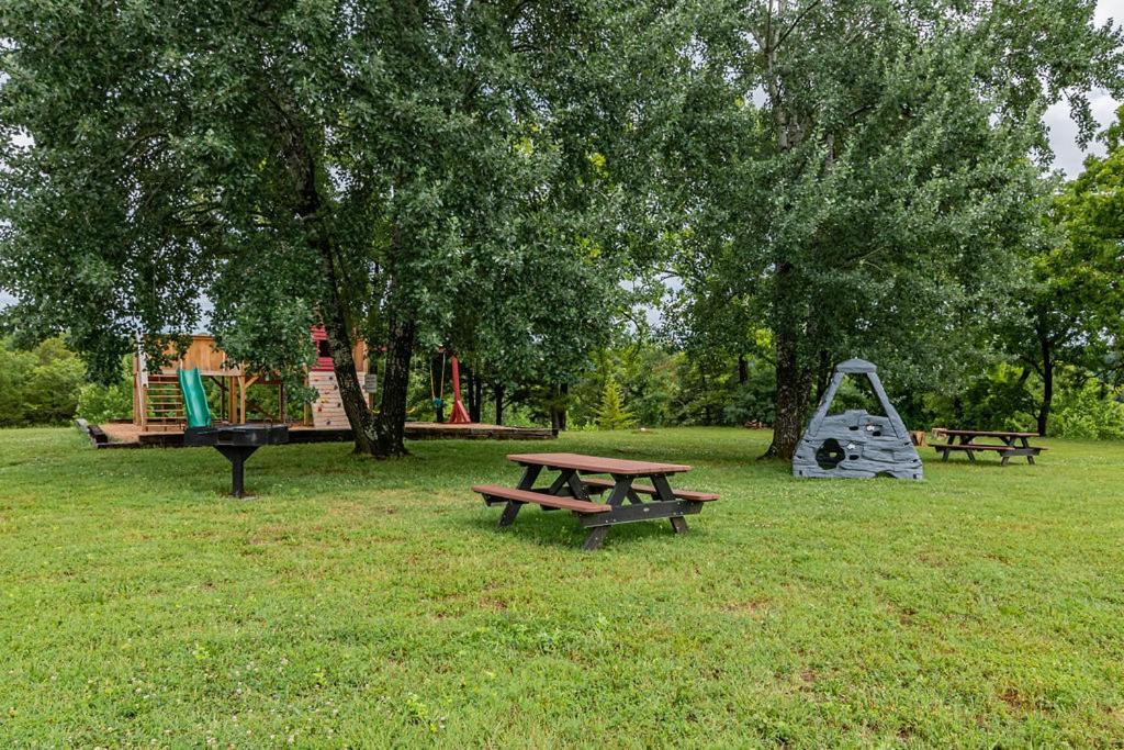 Private Hot Tub, New In Trophy Run, Cmty Outdoor Pool, Free Daily Tickets To Local Attractions! *