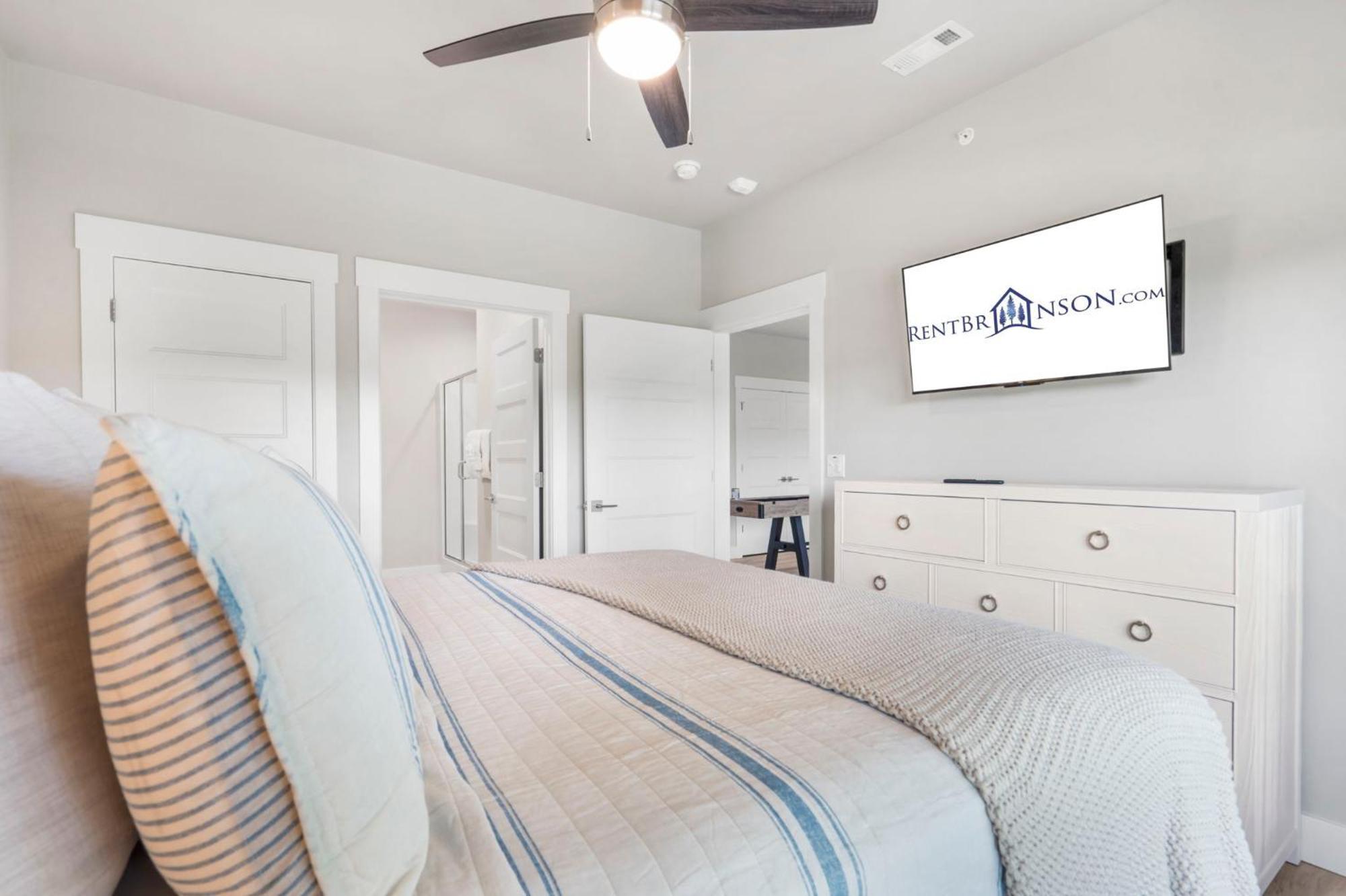 Private Hot Tub, New In Trophy Run, Cmty Outdoor Pool, Free Daily Tickets To Local Attractions!