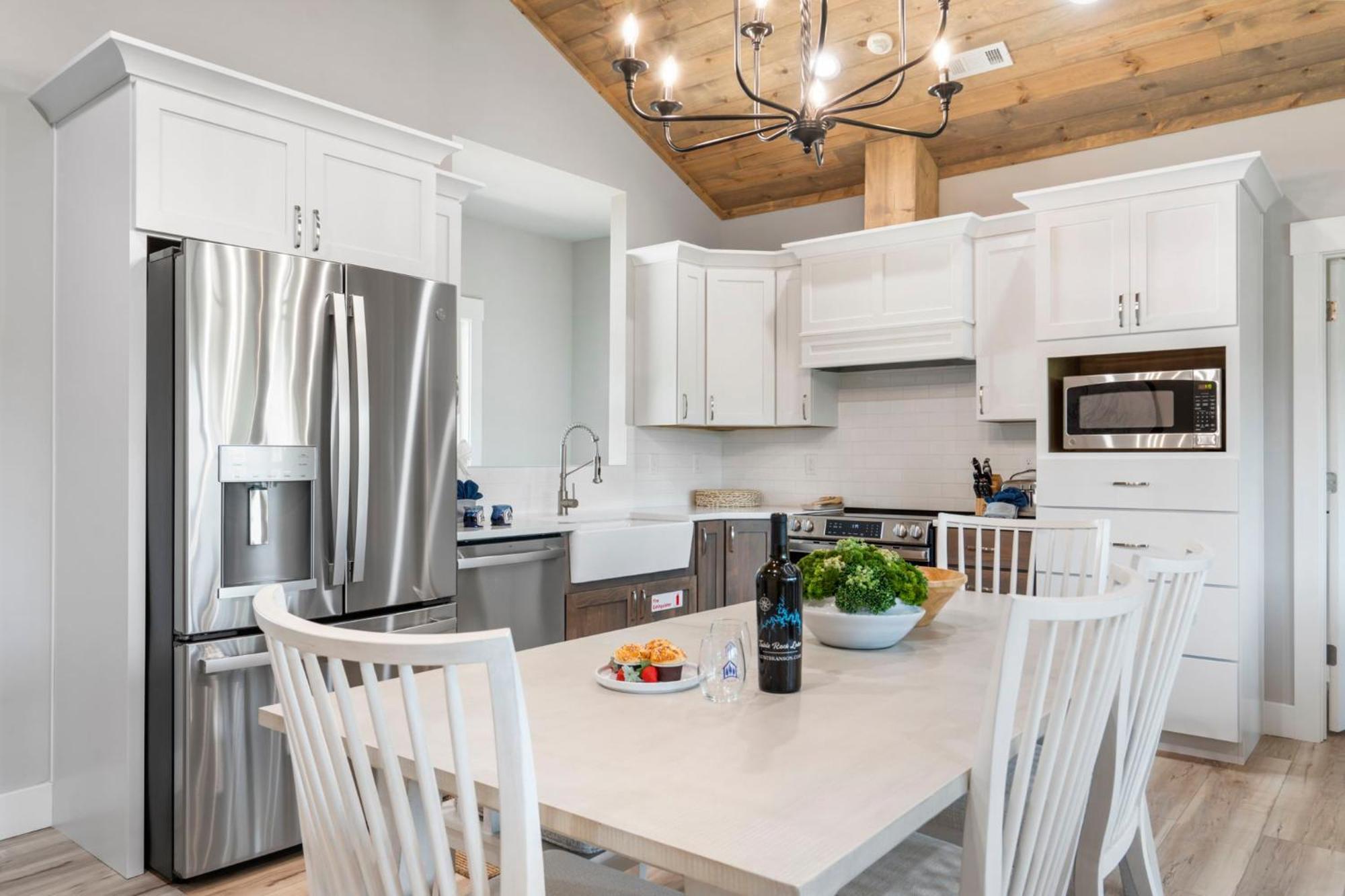 Holiday home Private Hot Tub, New In Trophy Run, Cmty Outdoor Pool, Free Daily Tickets To Local Attractions! *
