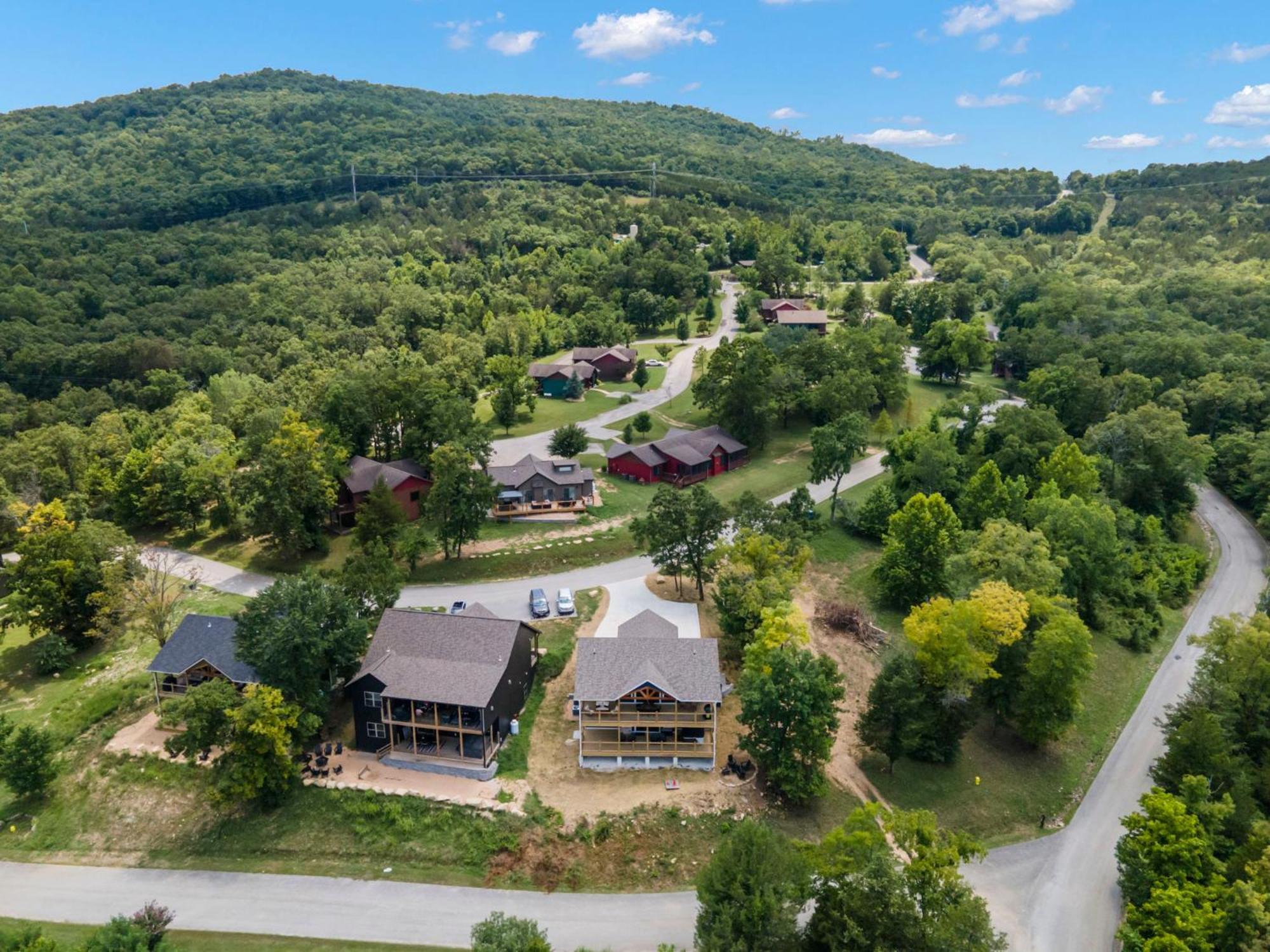 Private Hot Tub, New In Trophy Run, Cmty Outdoor Pool, Free Daily Tickets To Local Attractions! *