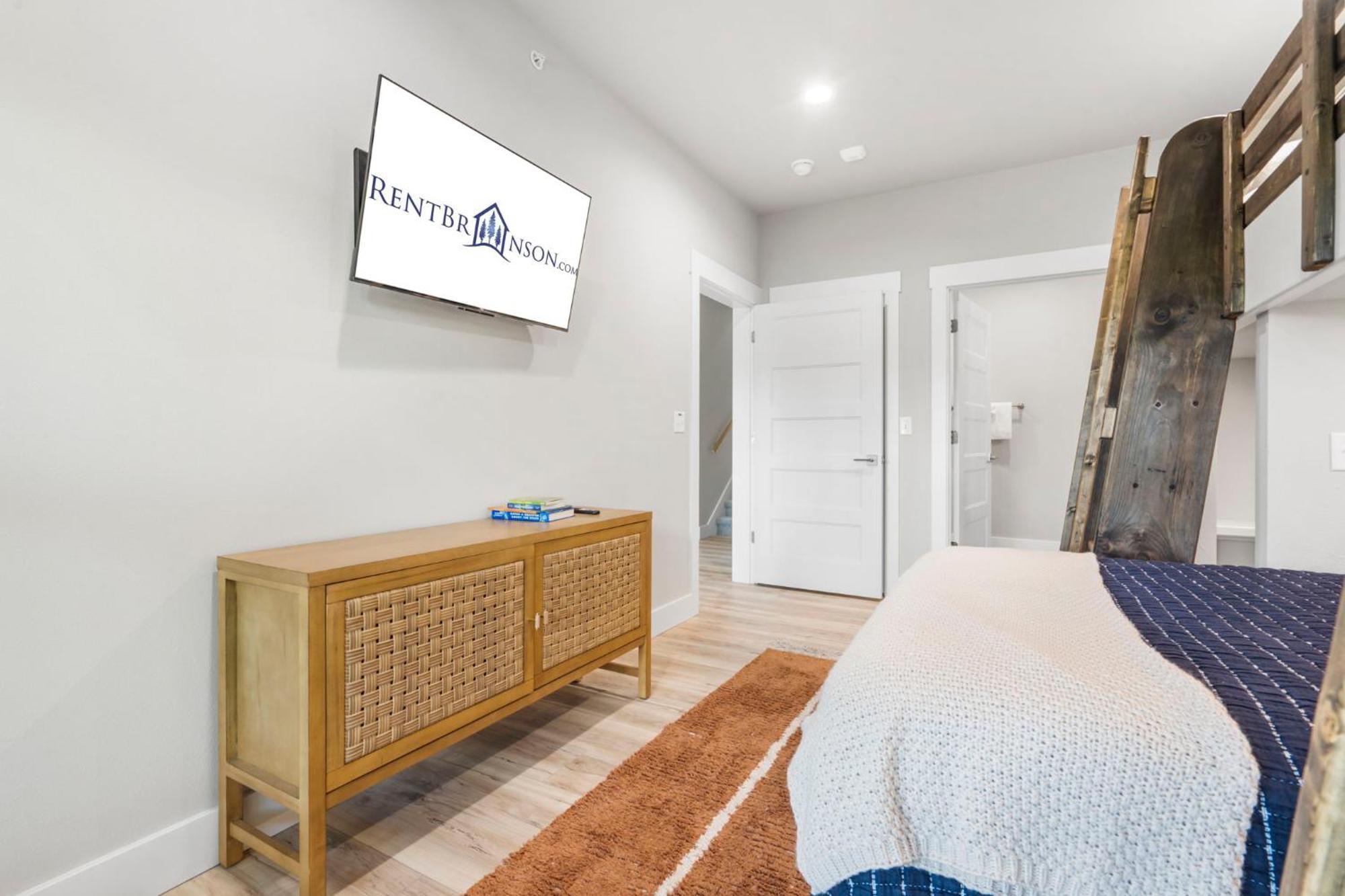 Private Hot Tub, New In Trophy Run, Cmty Outdoor Pool, Free Daily Tickets To Local Attractions! Holiday home *