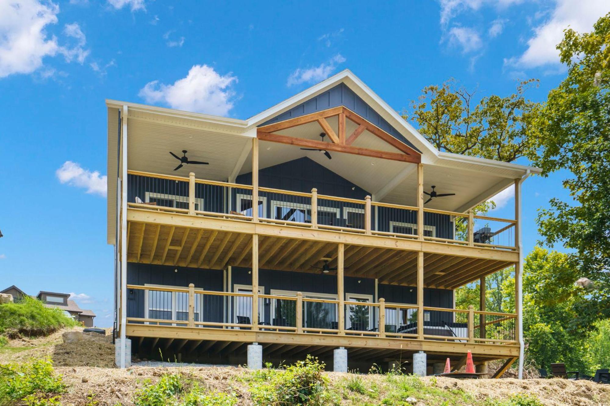 Private Hot Tub, New In Trophy Run, Cmty Outdoor Pool, Free Daily Tickets To Local Attractions!