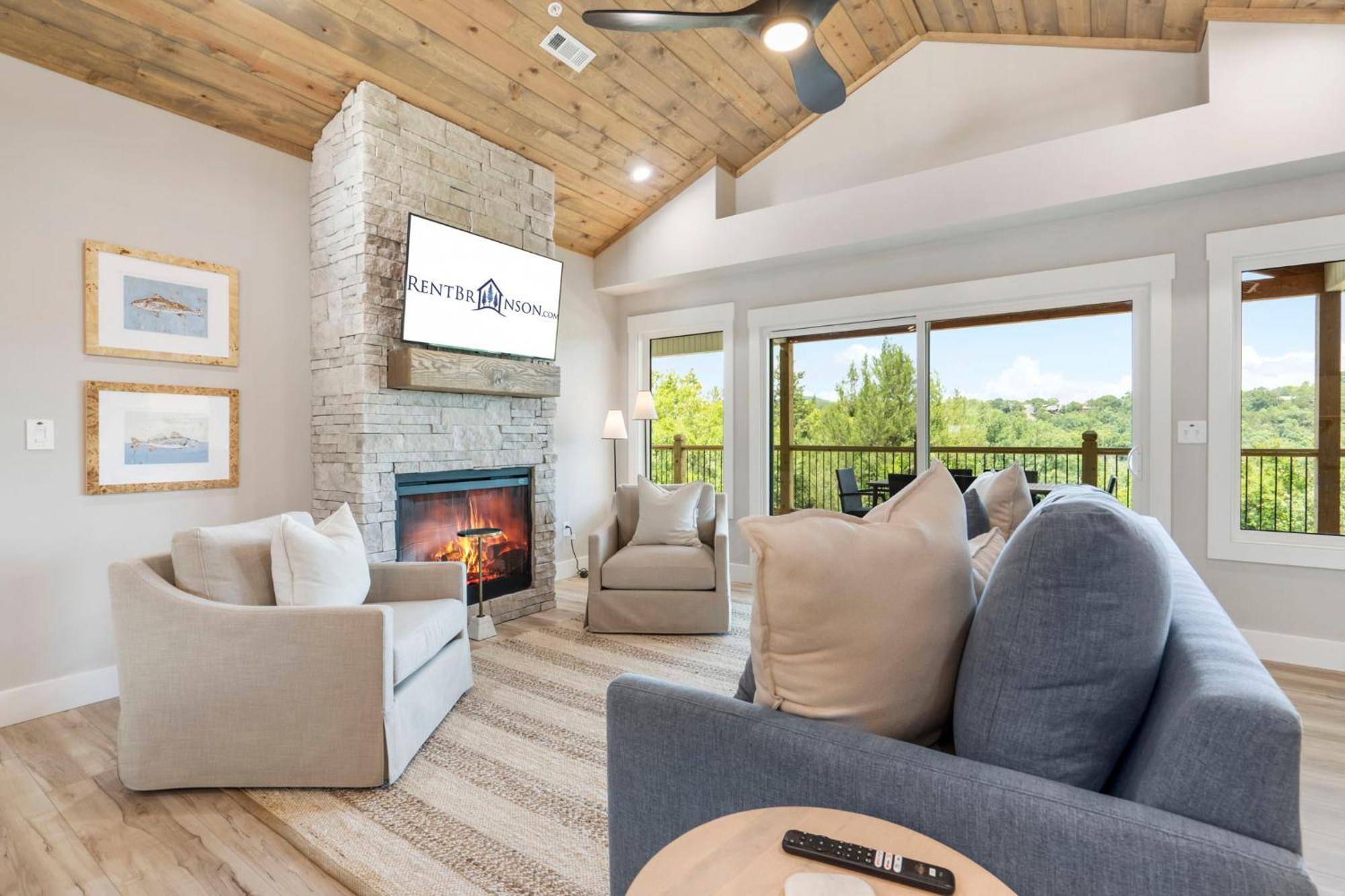 Private Hot Tub, New In Trophy Run, Cmty Outdoor Pool, Free Daily Tickets To Local Attractions! Holiday home