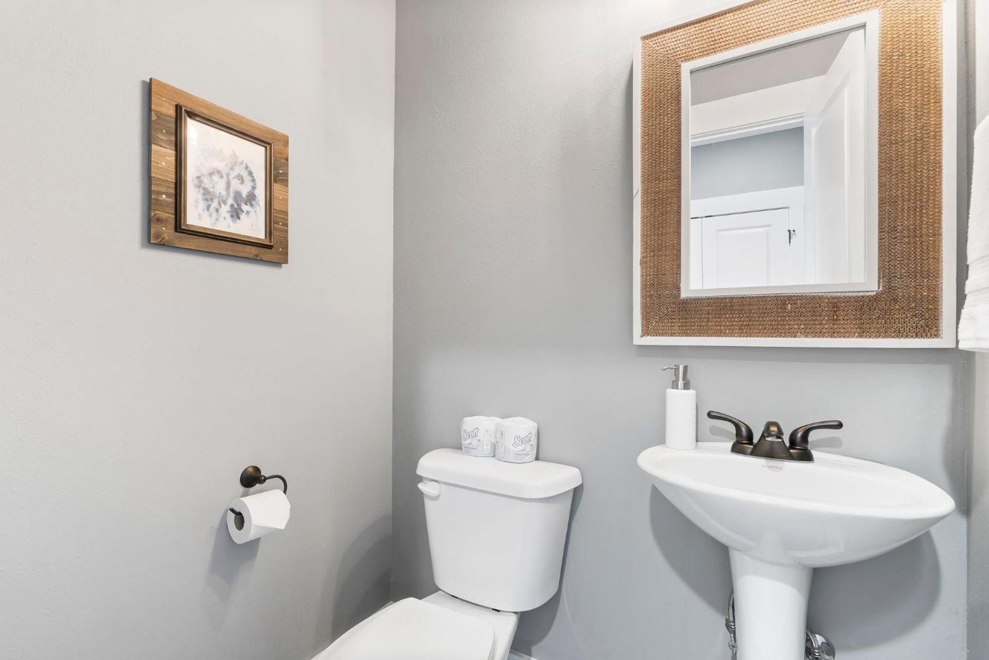 Double-sided Fireplace, Views, Daily Tickets To Local Attractions, Air Hockey! *