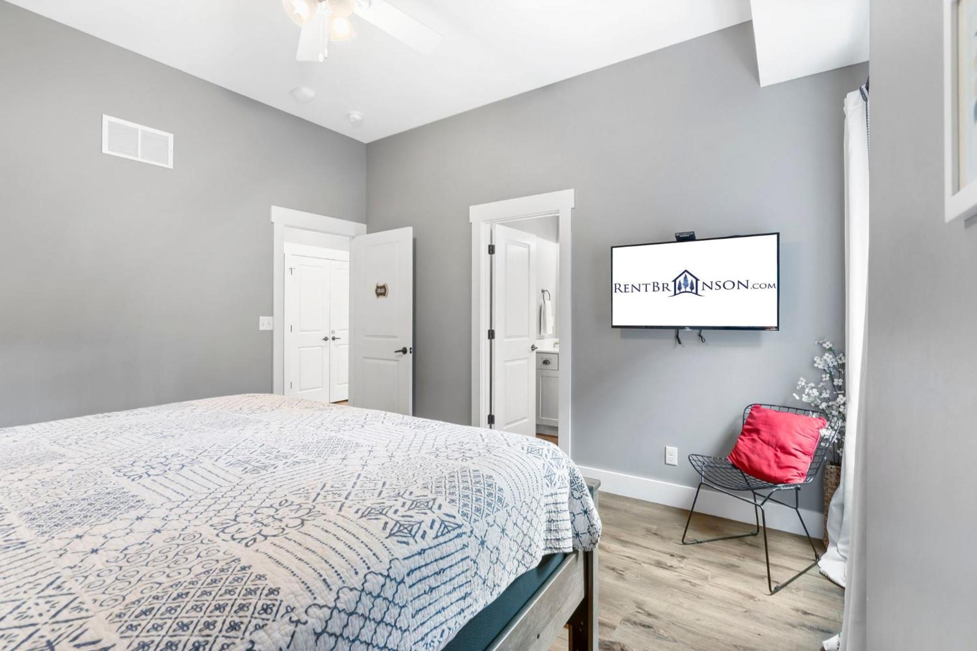 Double-sided Fireplace, Views, Daily Tickets To Local Attractions, Air Hockey!