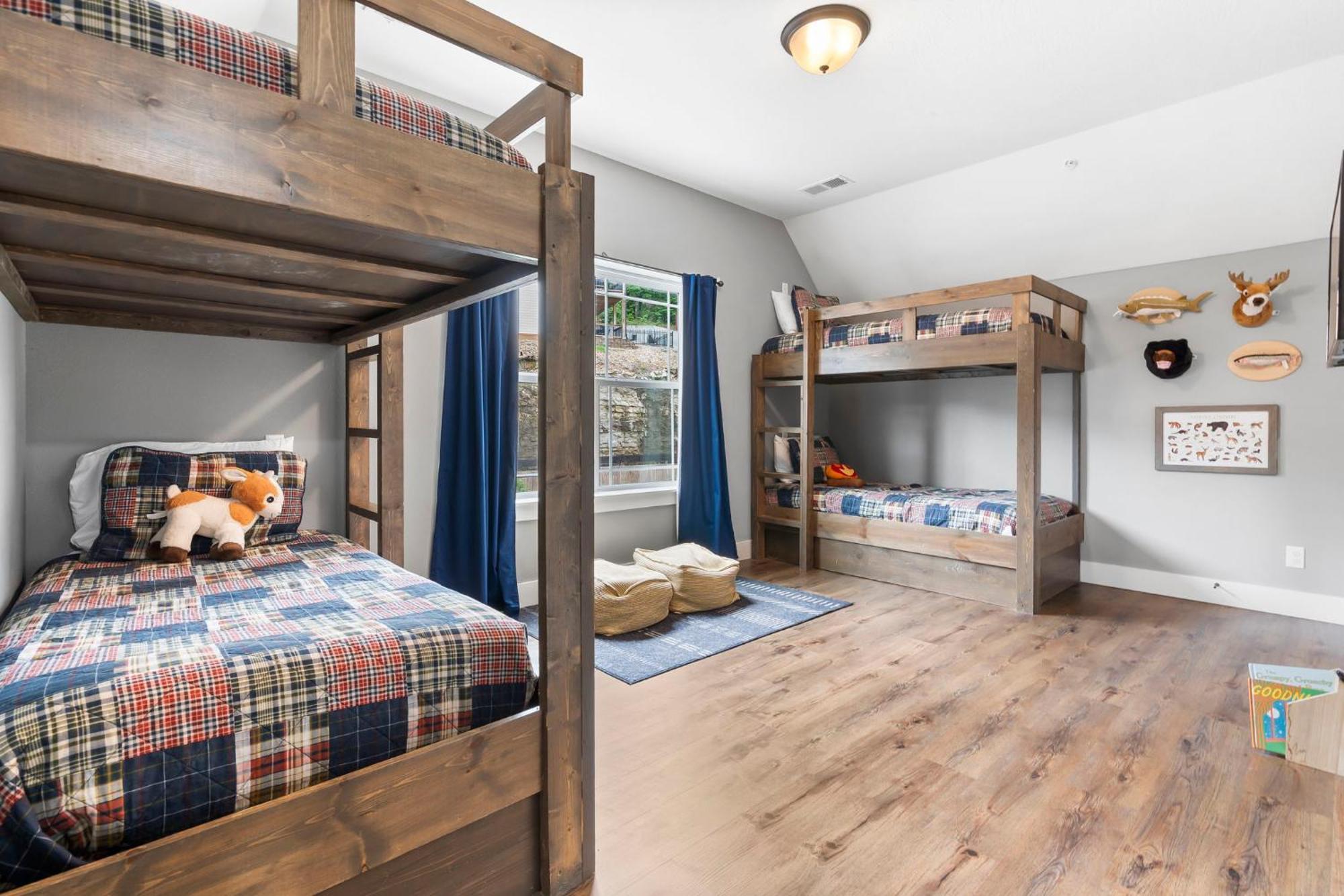 Double-sided Fireplace, Views, Daily Tickets To Local Attractions, Air Hockey! Lodge *