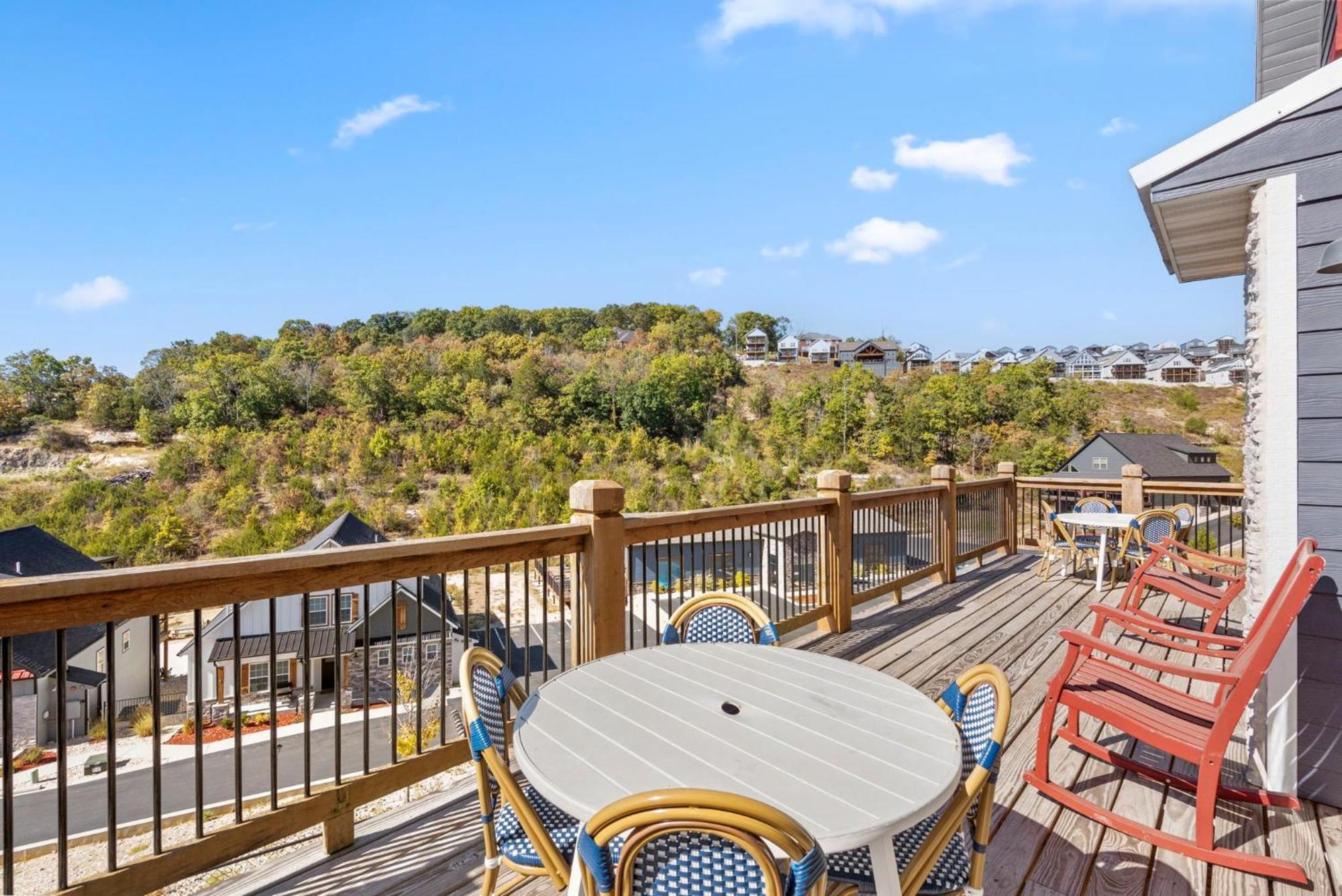 Lodge Double-sided Fireplace, Views, Daily Tickets To Local Attractions, Air Hockey! *