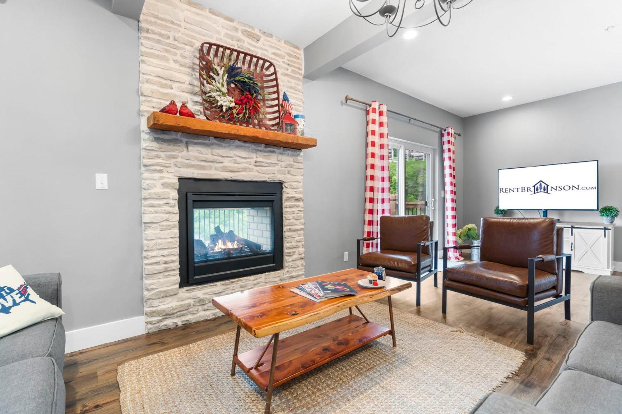 Double-sided Fireplace, Views, Daily Tickets To Local Attractions, Air Hockey! *