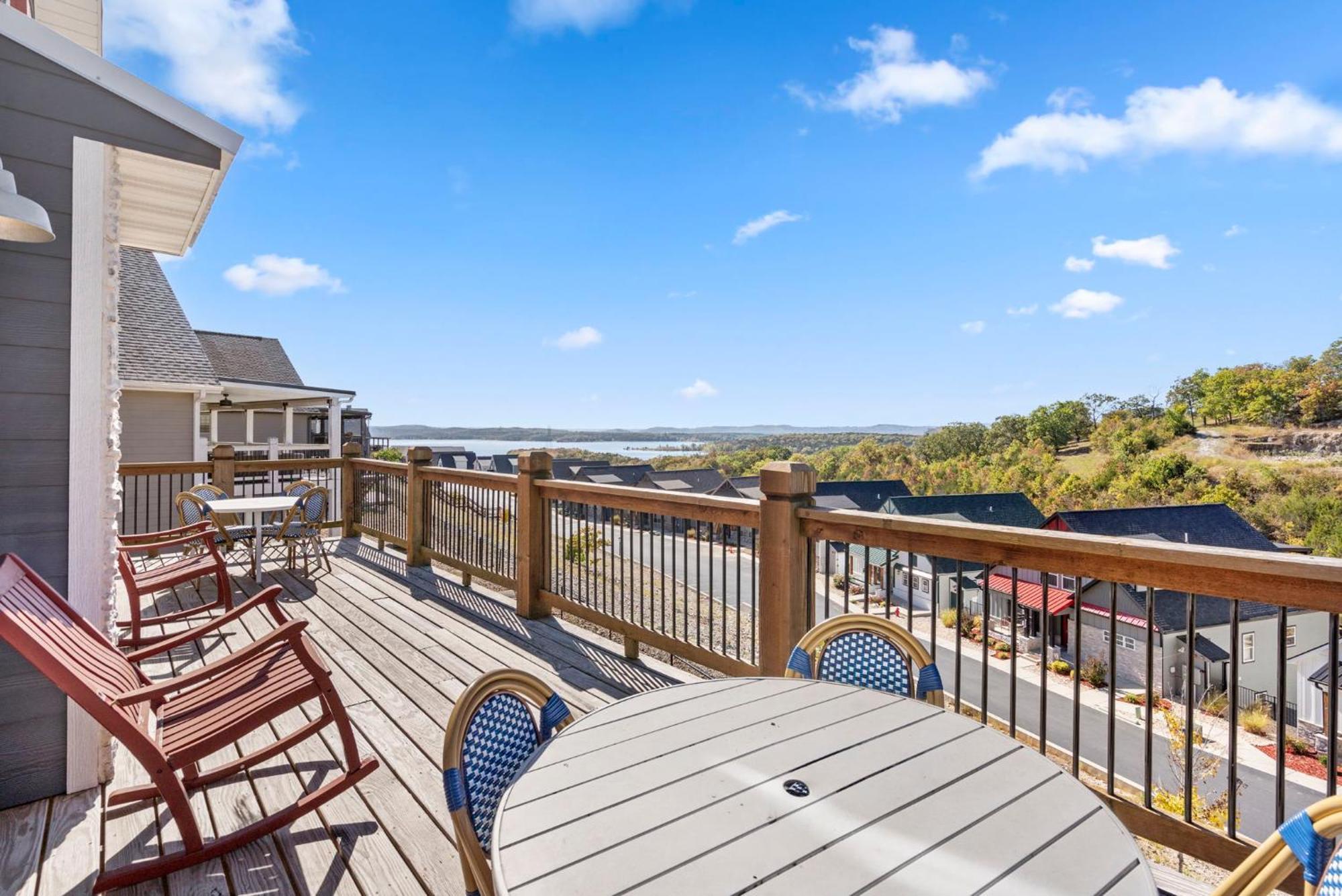 Double-sided Fireplace, Views, Daily Tickets To Local Attractions, Air Hockey! * Branson