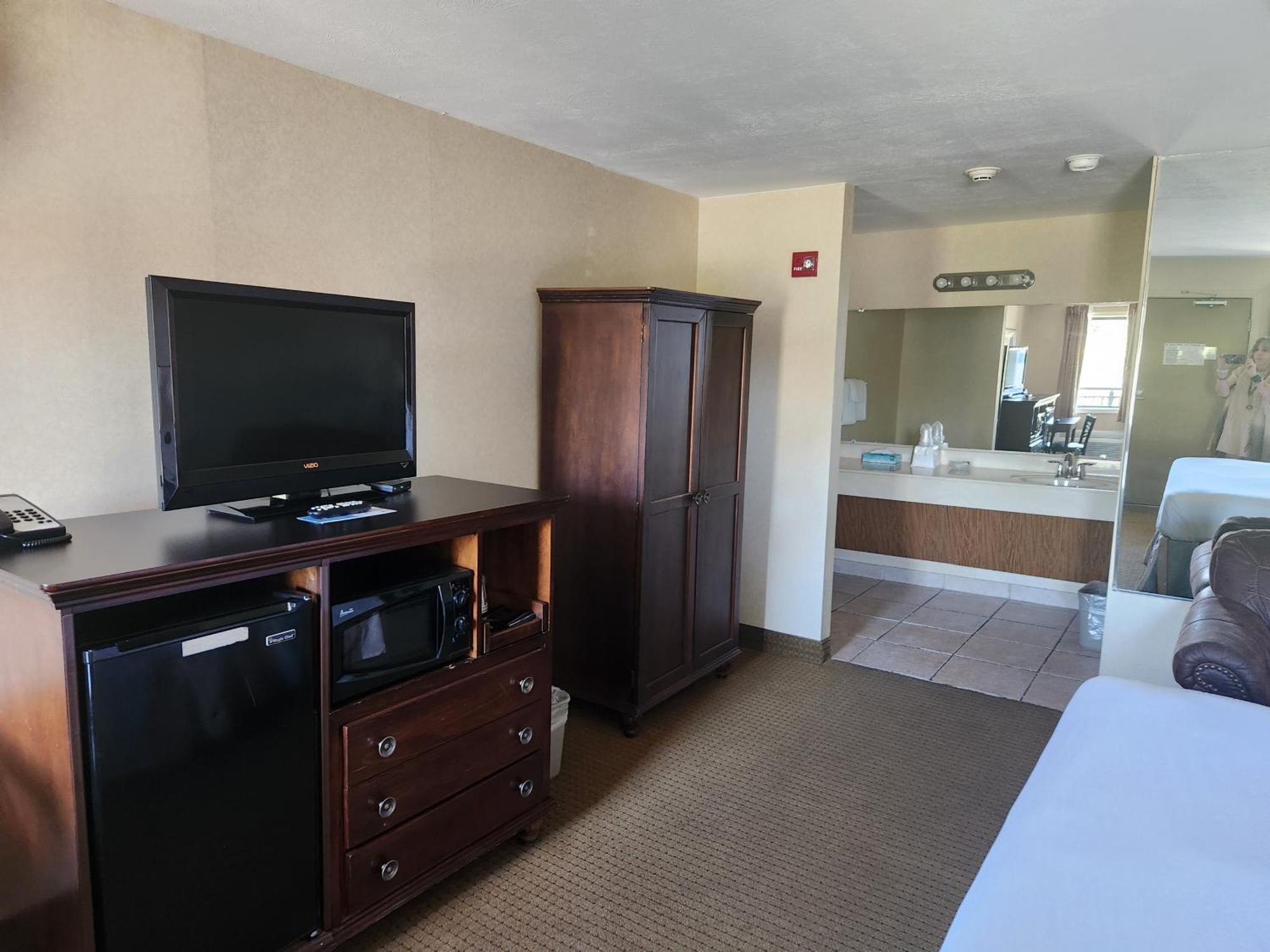 Suburban On The Strip Hotel