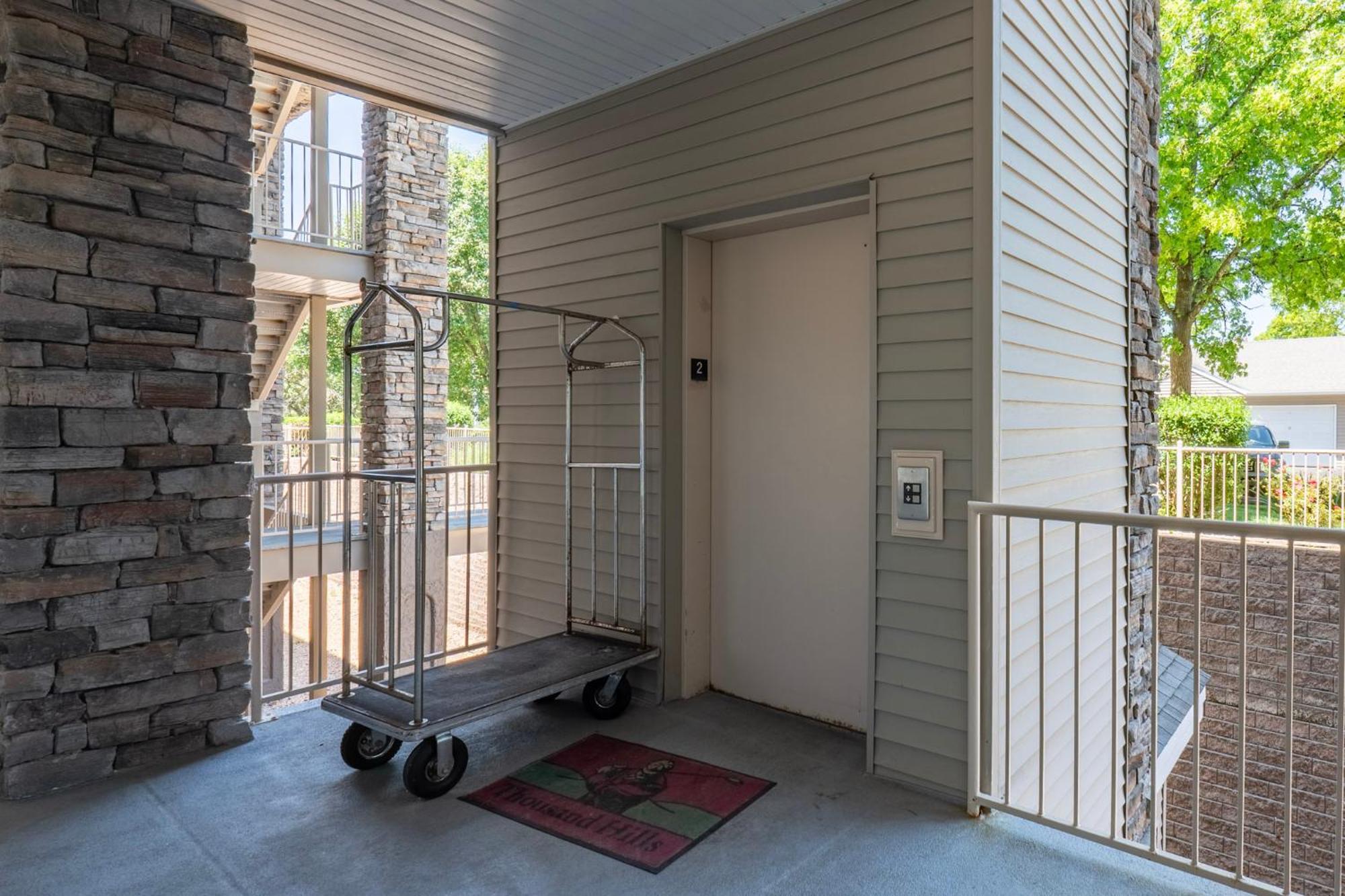 Golf View - Elevator - - Free Attraction Tickets -l7-5 Apartment Branson