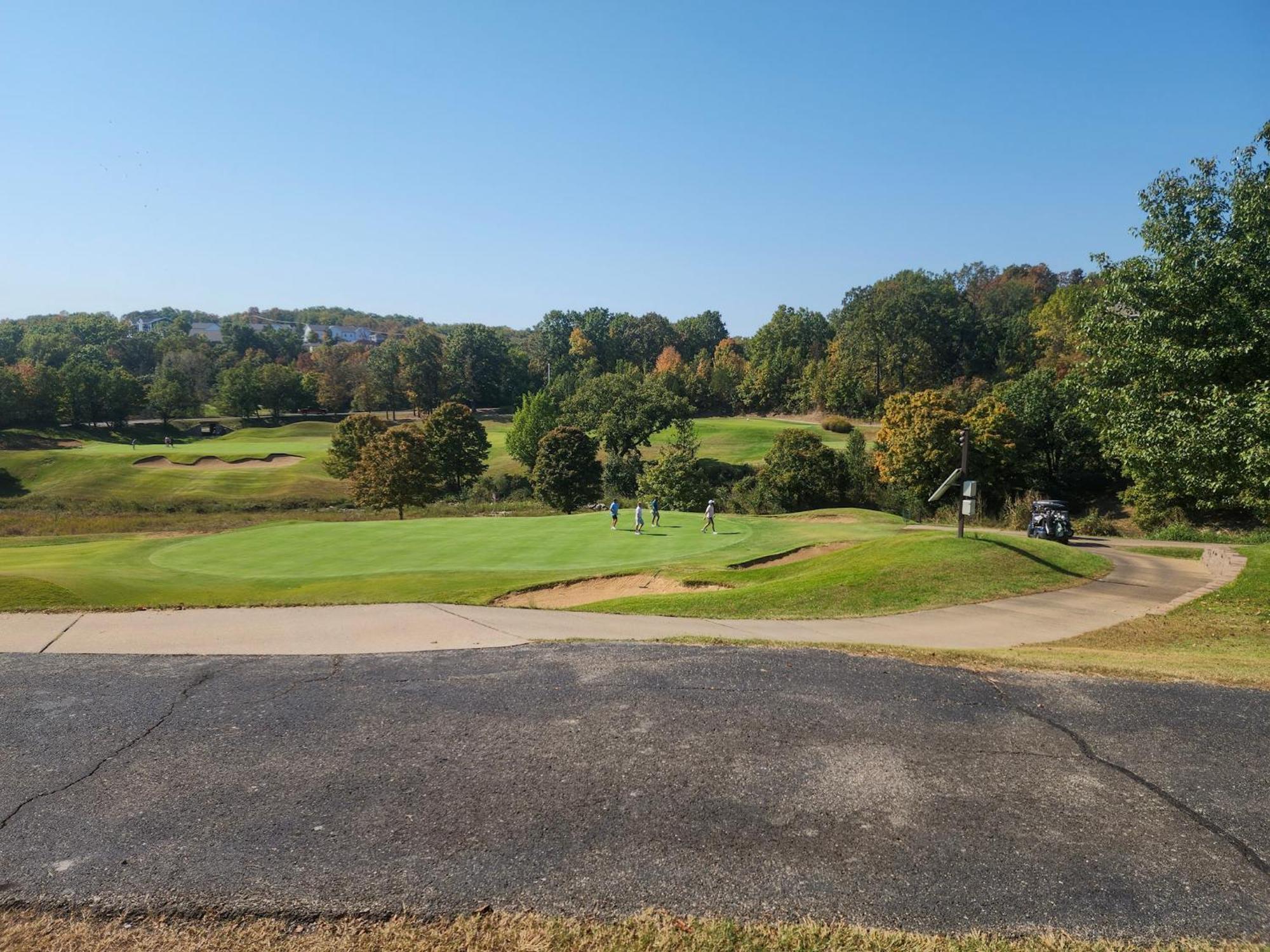 Apartment Golf Course View - Centrally Located - Free Attraction Tickets Included - Stairs Required - Fw7-1 Branson