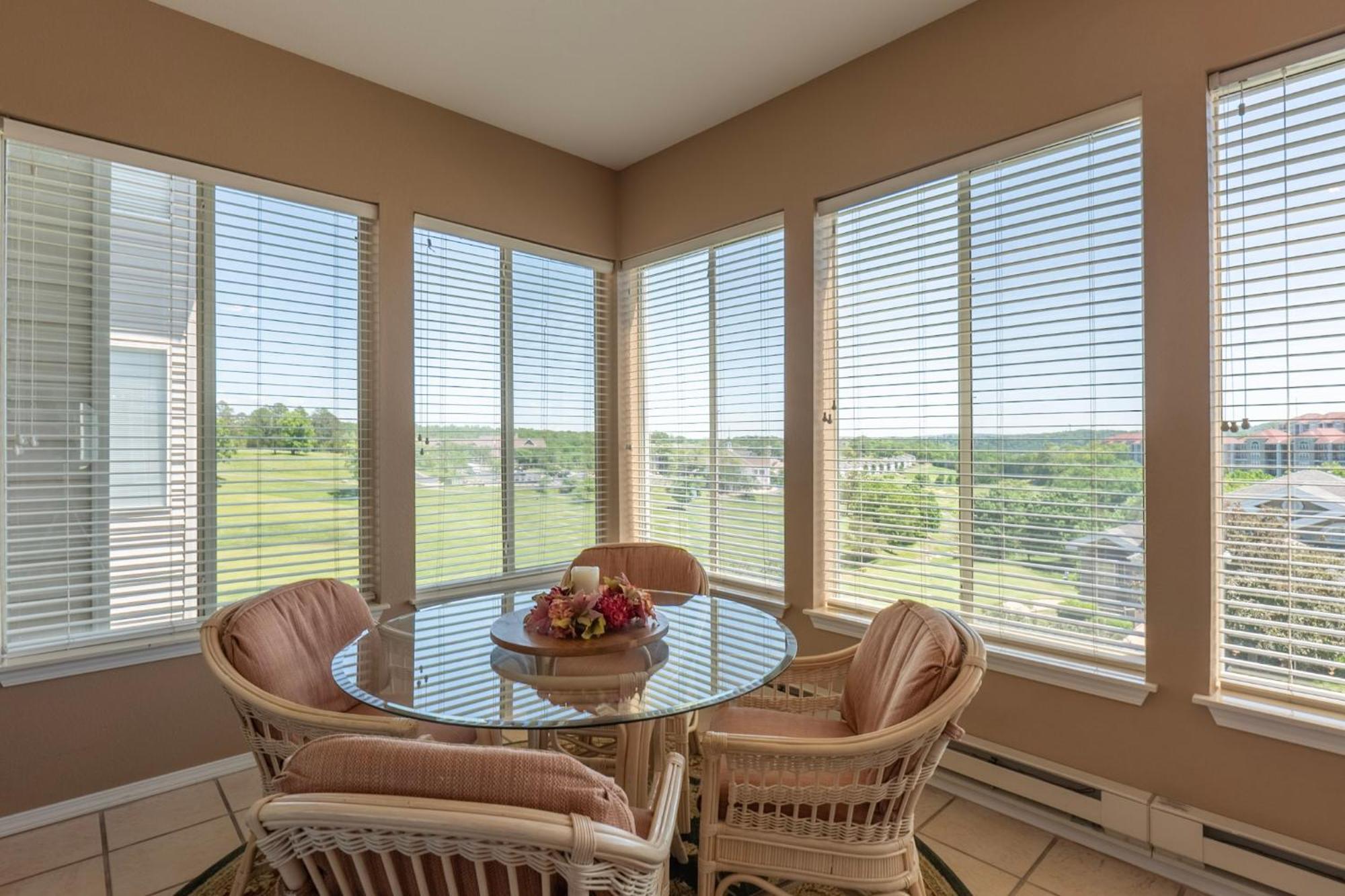 Golf View - Elevator - - Free Attraction Tickets -l7-5 *