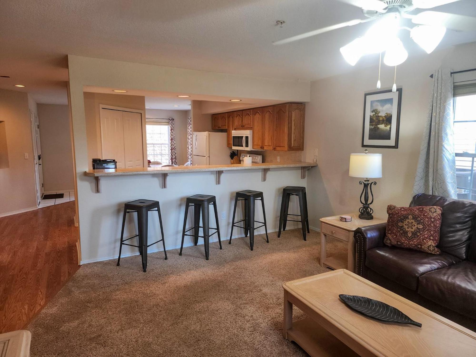 Apartment Golf Course View - Centrally Located - Free Attraction Tickets Included - Stairs Required - Fw7-1 Branson