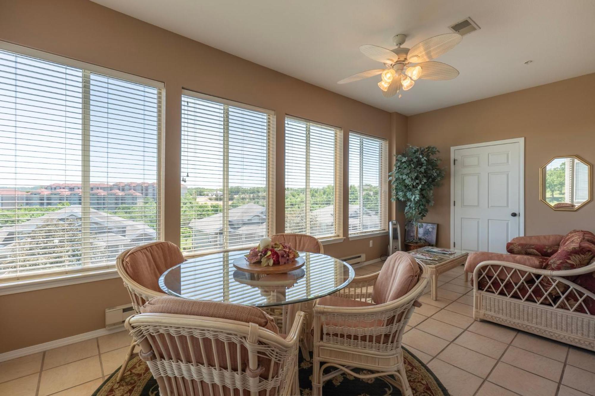 Golf View - Elevator - - Free Attraction Tickets -l7-5 * Branson