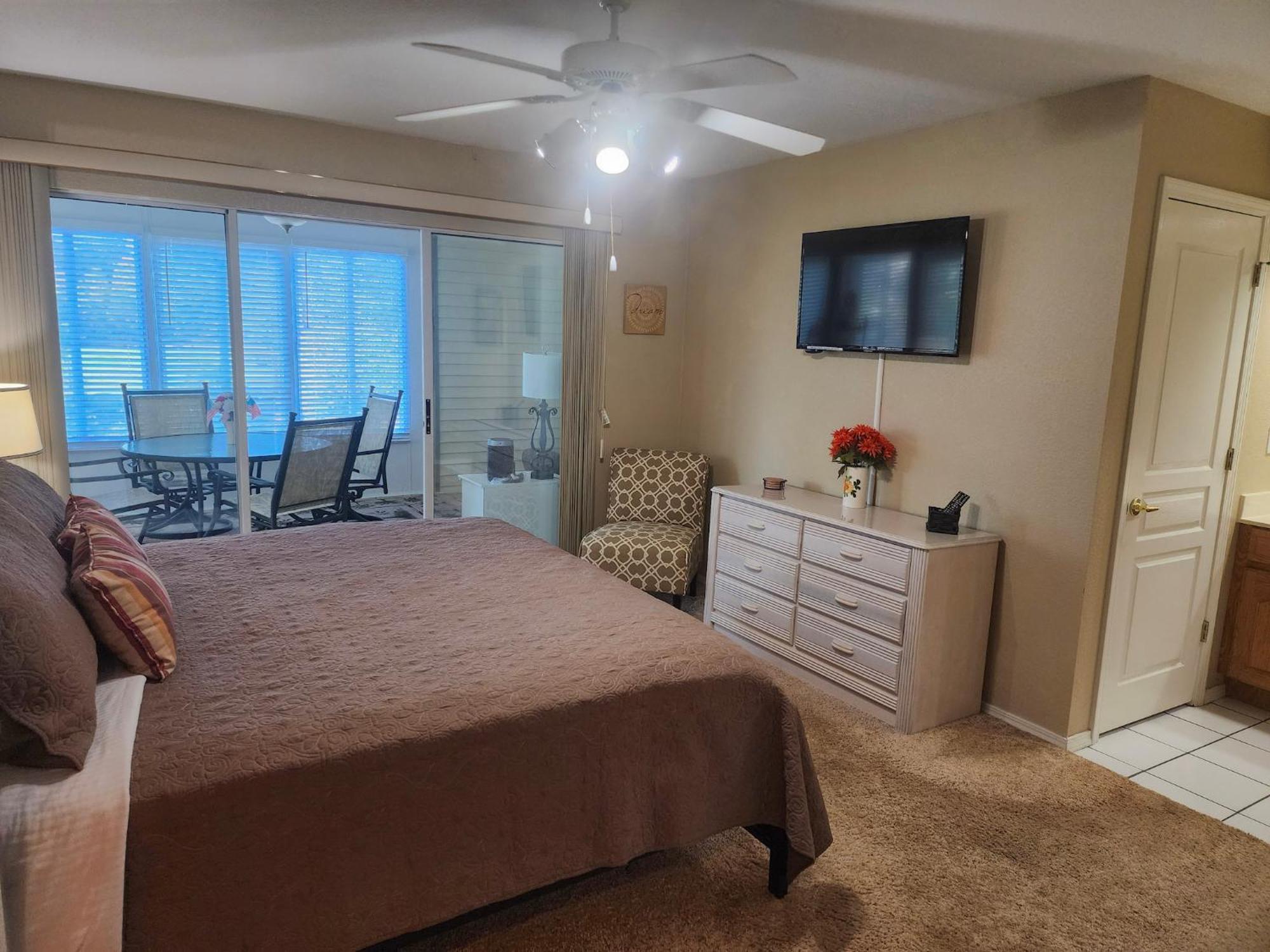 Apartment Golf Course View - Centrally Located - Free Attraction Tickets Included - Stairs Required - Fw7-1 *