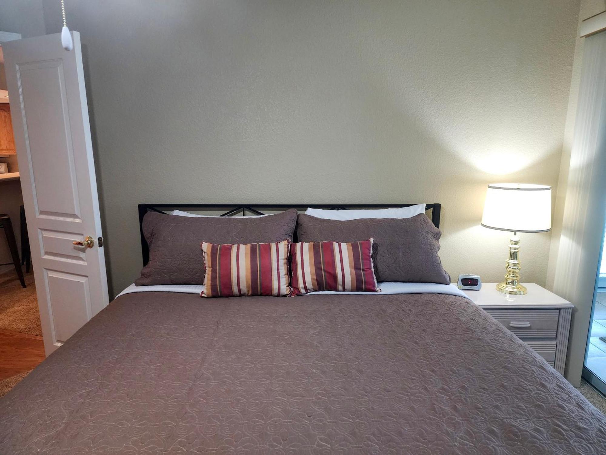 Apartment Golf Course View - Centrally Located - Free Attraction Tickets Included - Stairs Required - Fw7-1 Branson