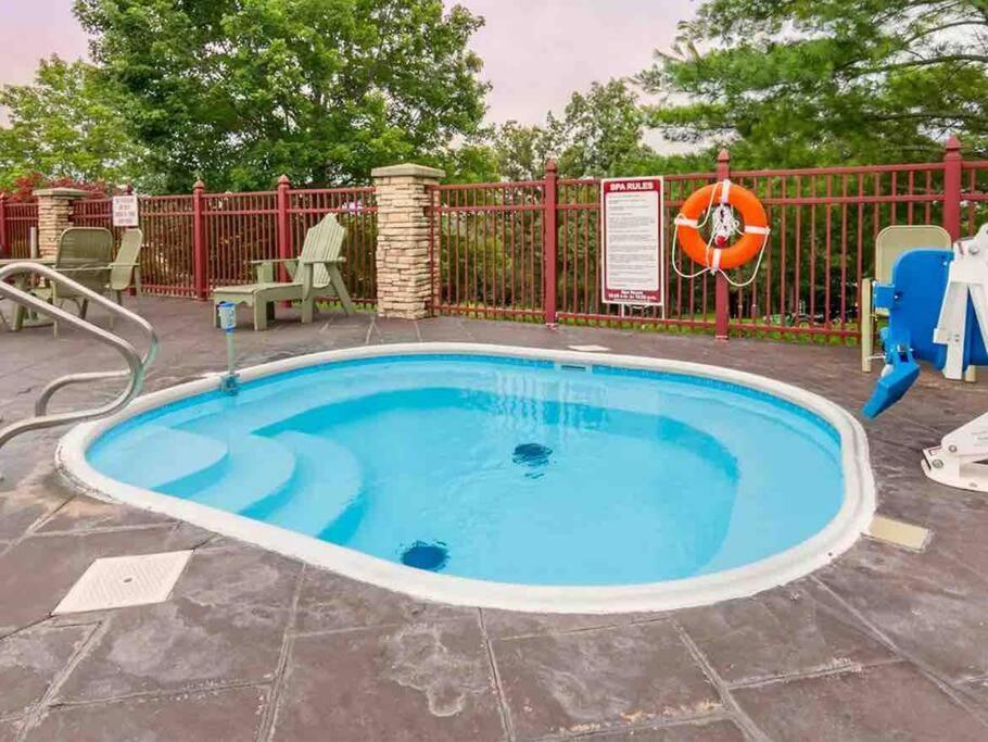 Penthouse On Golf Course. Close To Landing! *