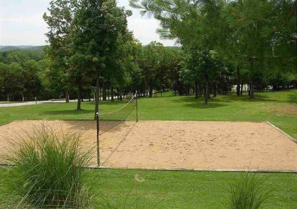 Apartment Penthouse On Golf Course. Close To Landing!