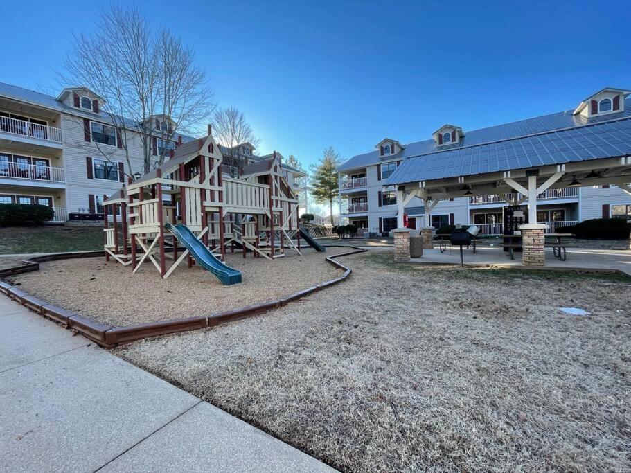 Penthouse On Golf Course. Close To Landing!