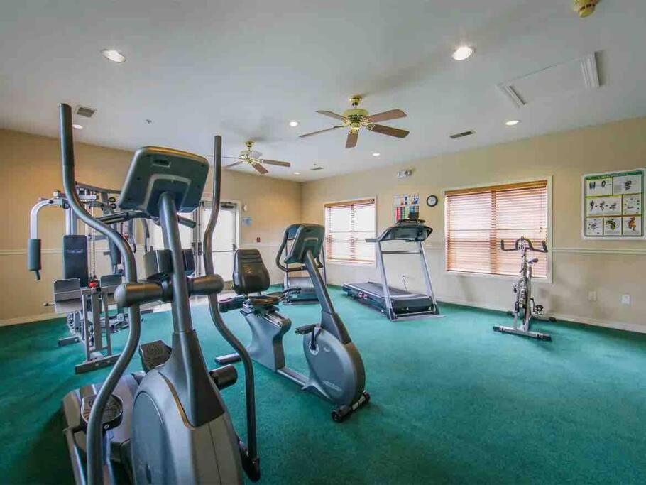 Penthouse On Golf Course. Close To Landing! Apartment *