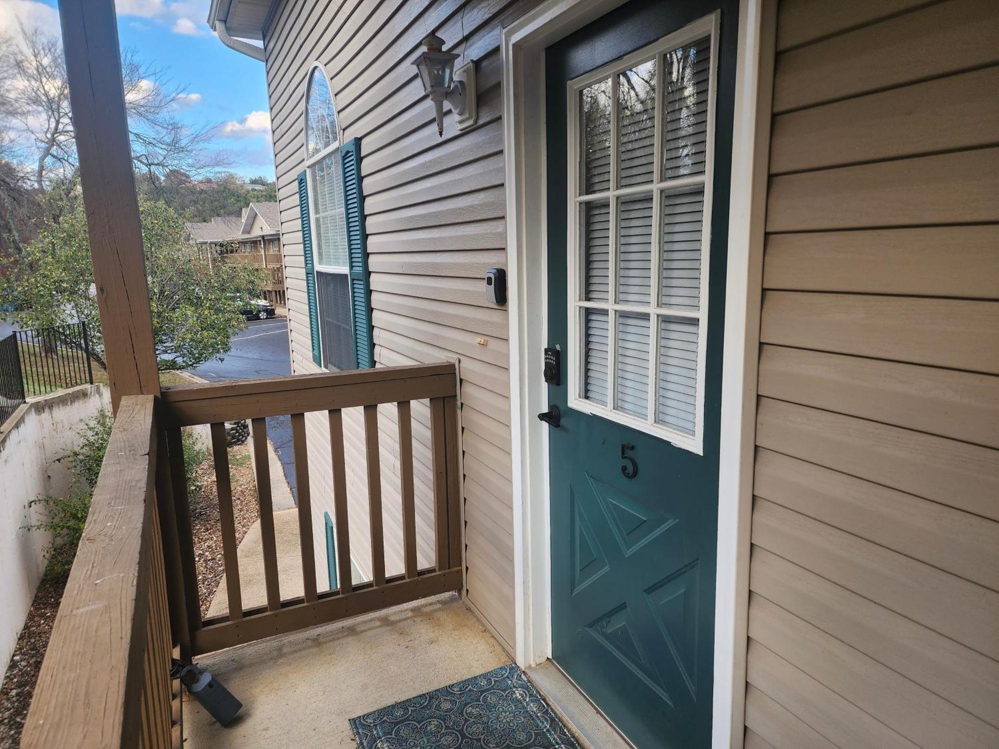 Apartment 2br Cozy - Centrally Located - Free Tickets Included - Fc 53-5